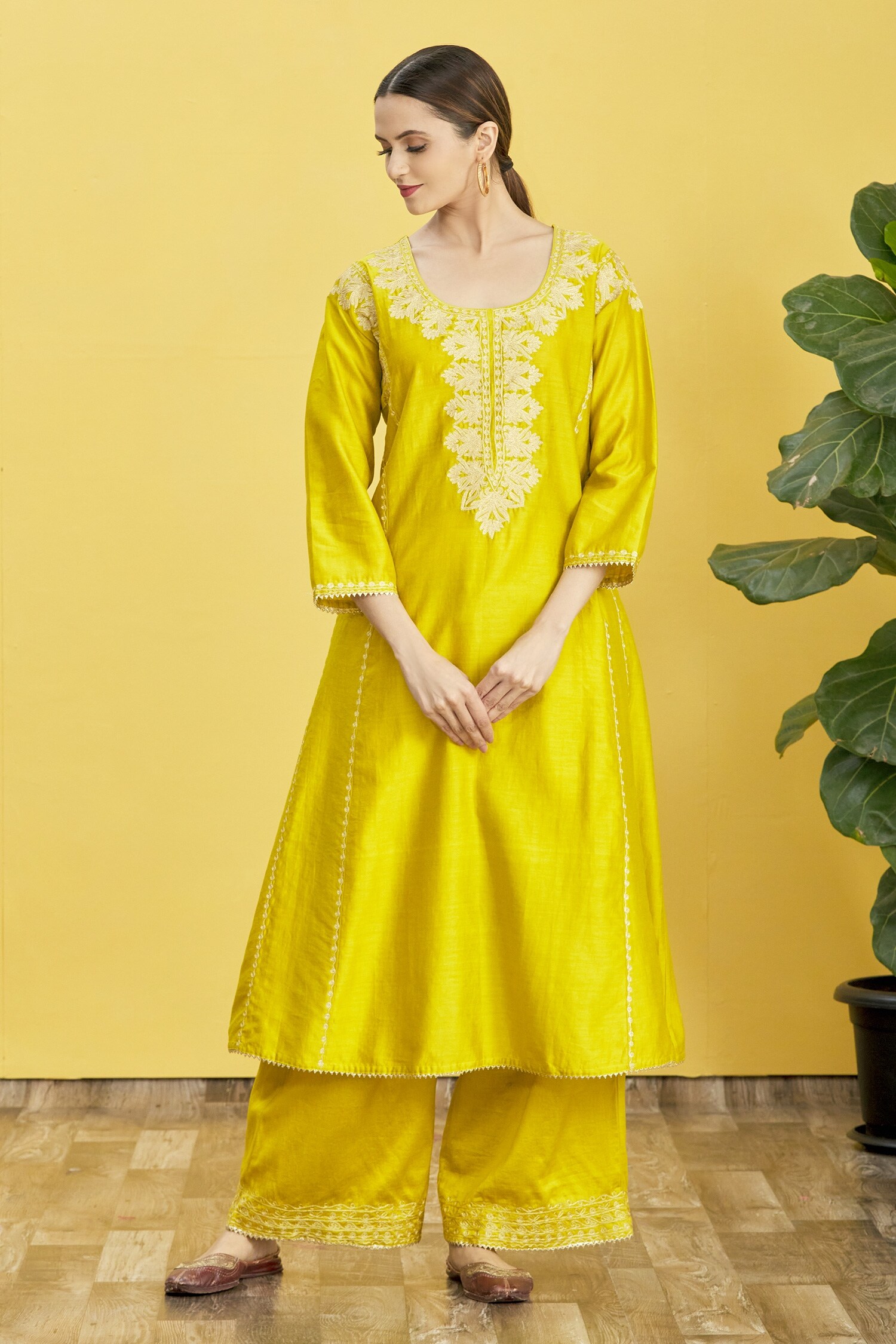 Buy Nazaakat by Samara Singh Green Embroidered Silk Kurta And Pant Set ...