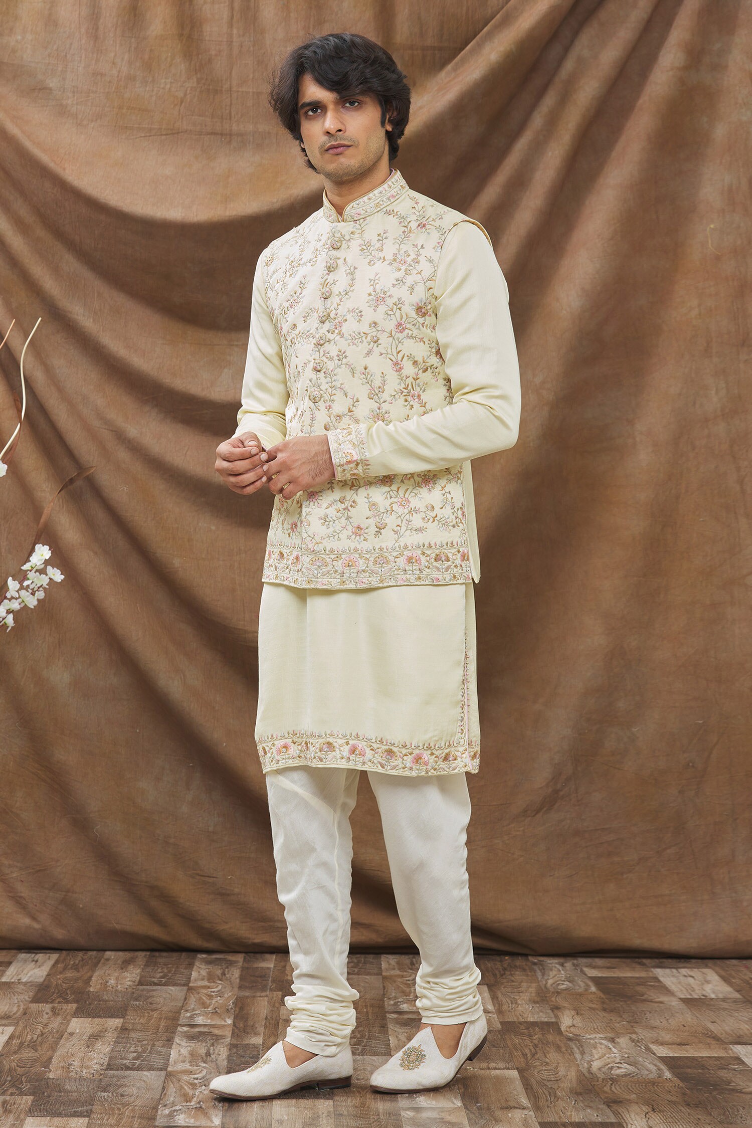 Kora By Nilesh Mitesh White Silk Blend Floral Embroidered Bundi Kurta Set