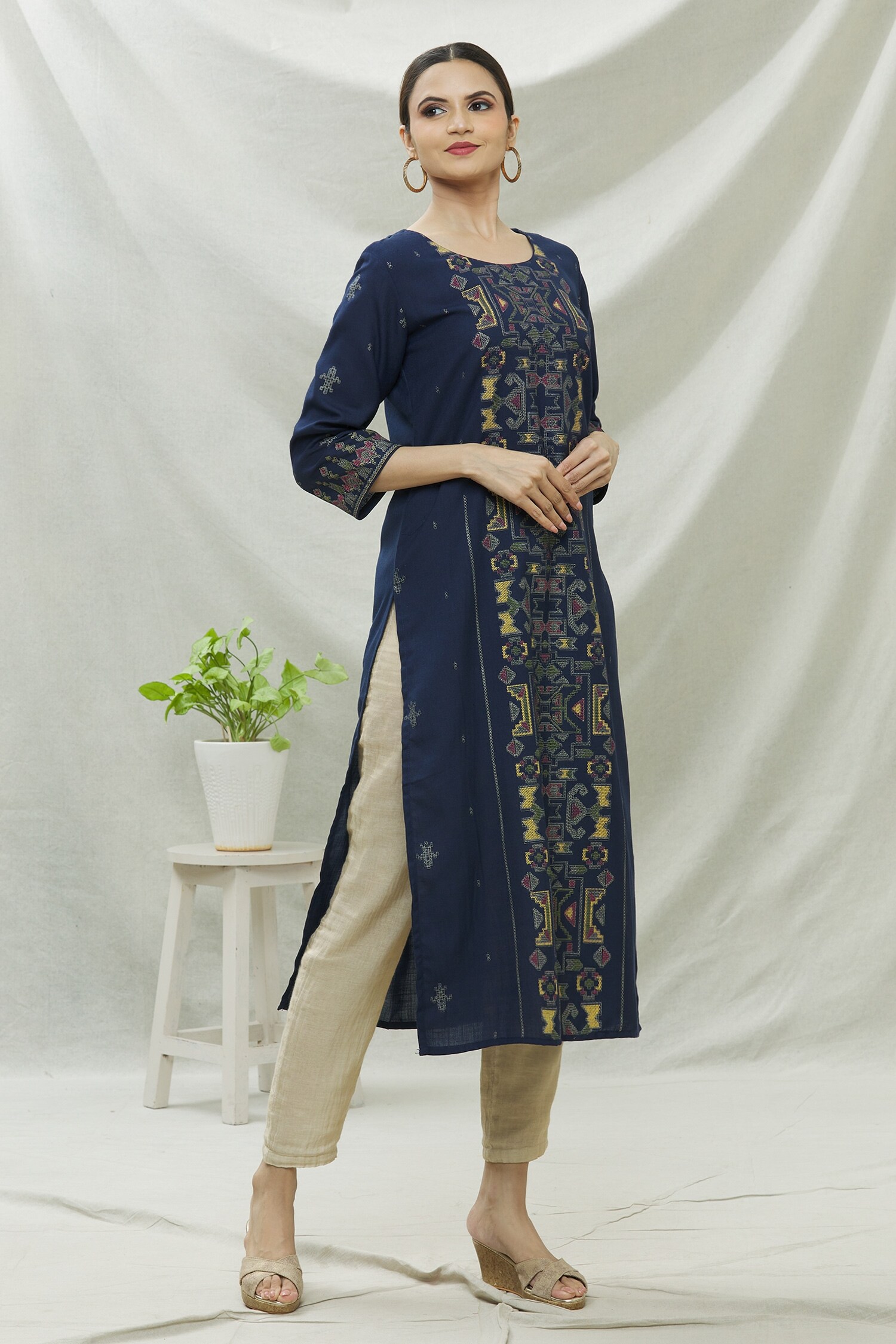 Buy Naintara Bajaj Blue Cotton Geometric Print Kurta Online | Aza Fashions