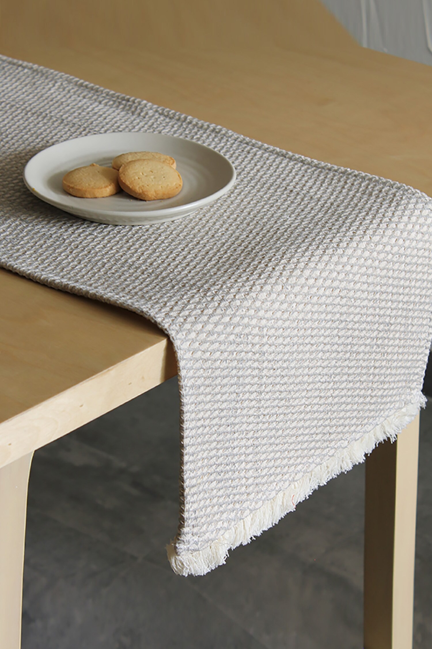 House This Akasam Cotton Woven Textured Table Runner