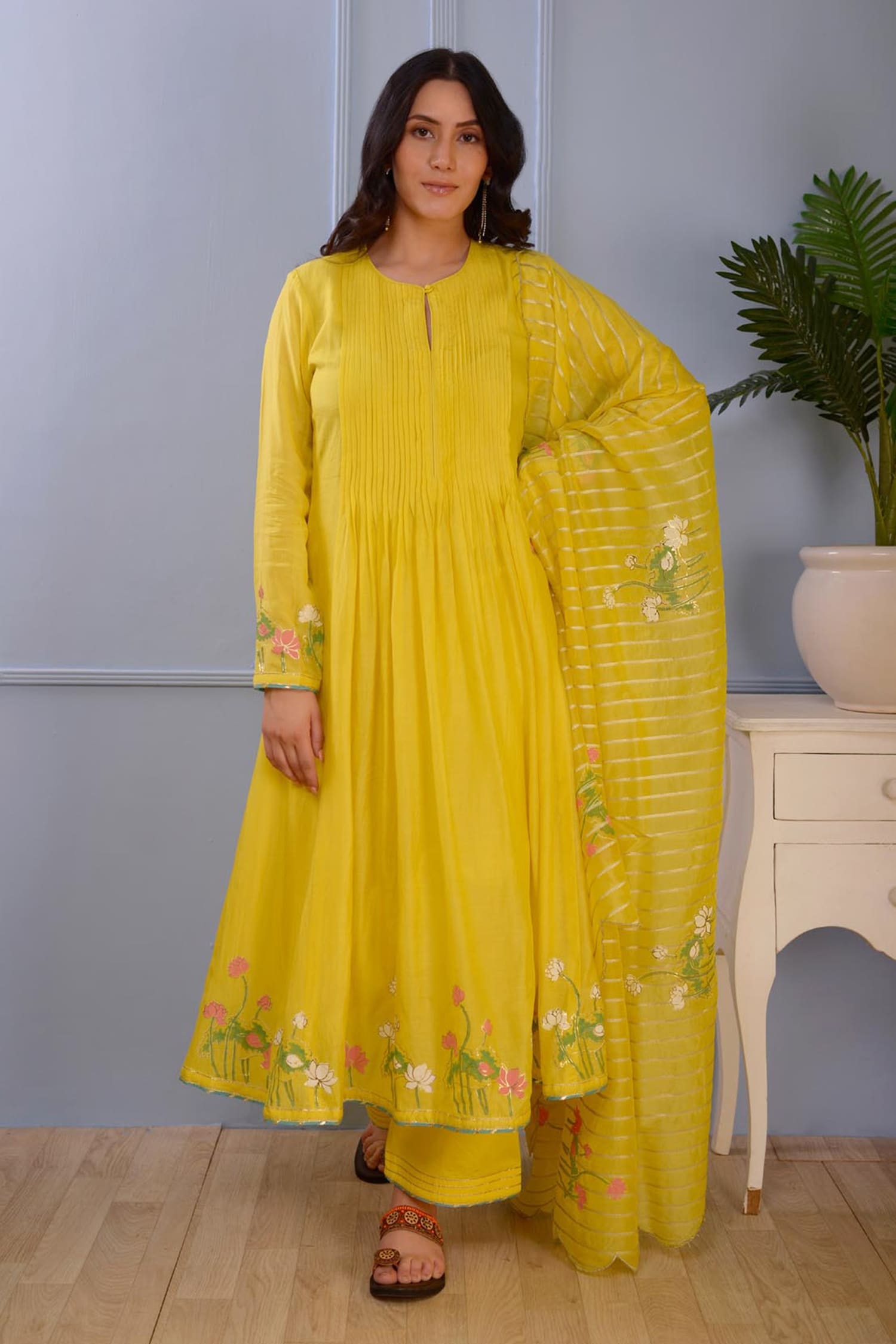 Buy Abbaran Yellow Foil Print Anarkali Set Online | Aza Fashions
