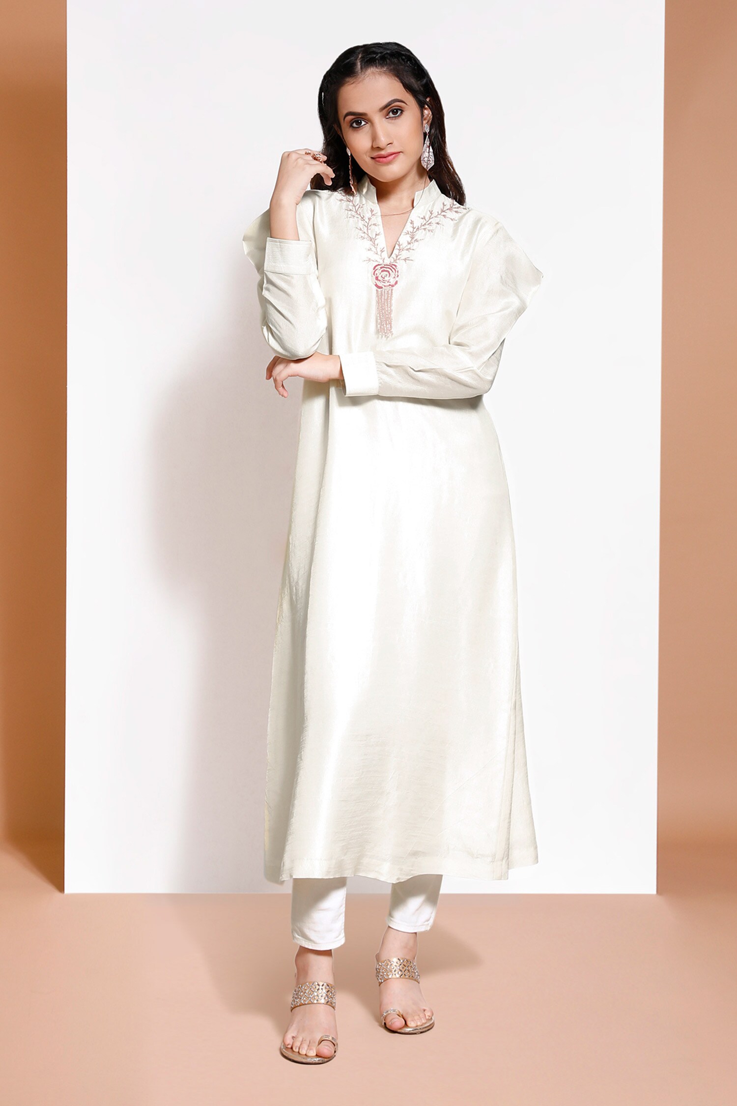 Buy Puff Sleeve Embroidered Kurta & Pant Set by Kressa at Aza Fashions