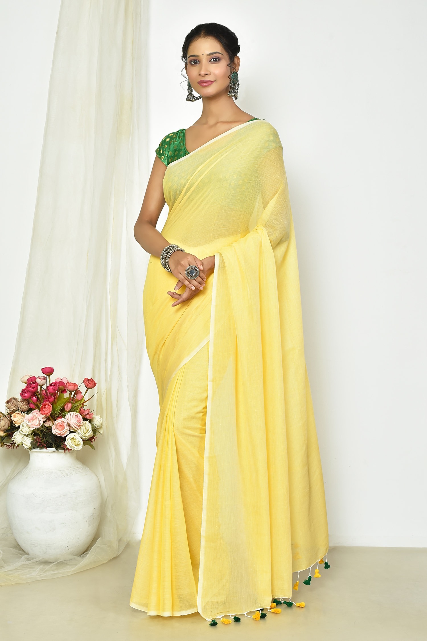 Buy Nazaakat By Samara Singh Yellow Mulmul Cotton Solid Saree With Running Blouse Online Aza 6043