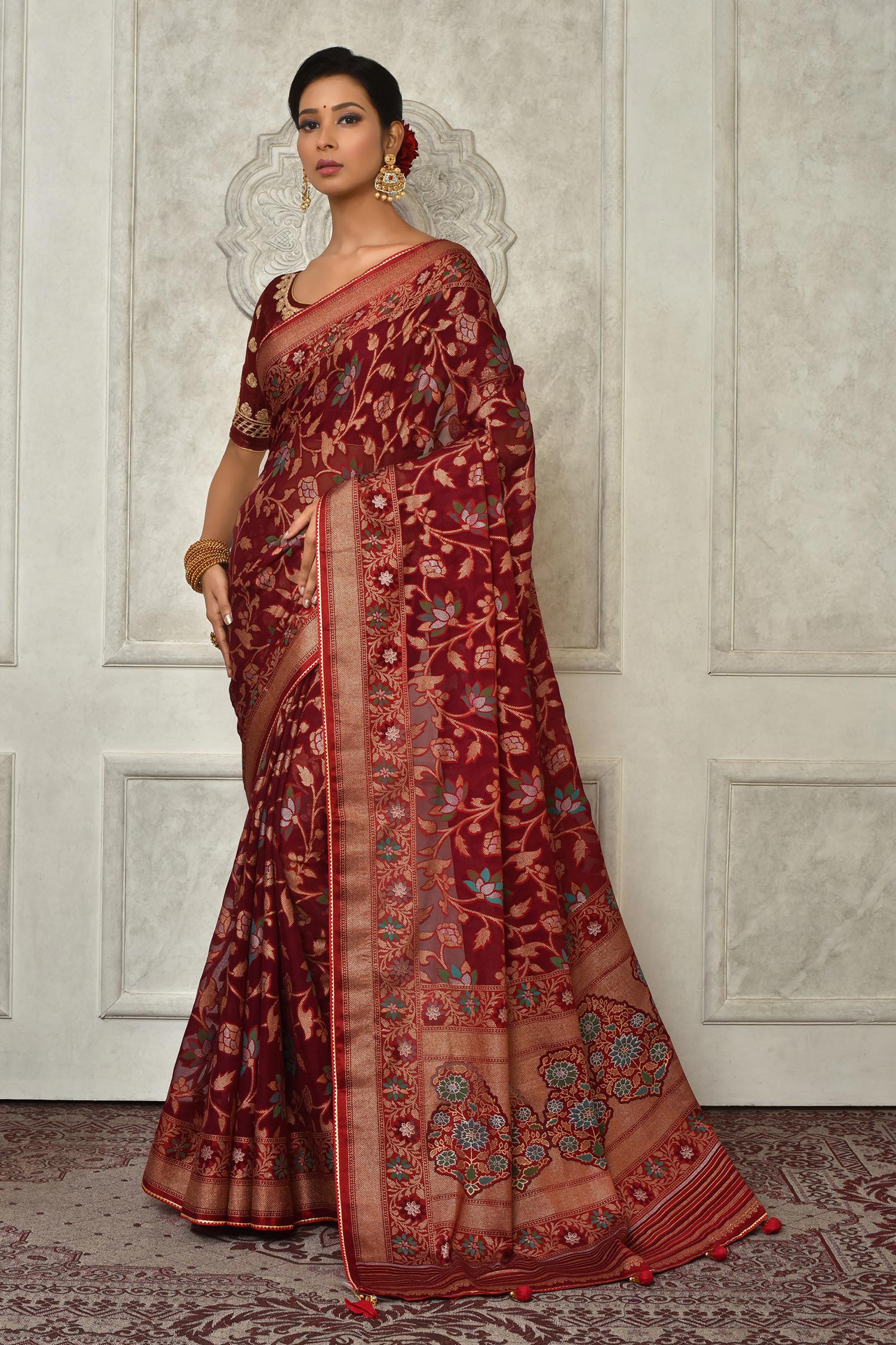 Buy Organza Floral Vine Pattern Saree With Running Blouse by Arihant