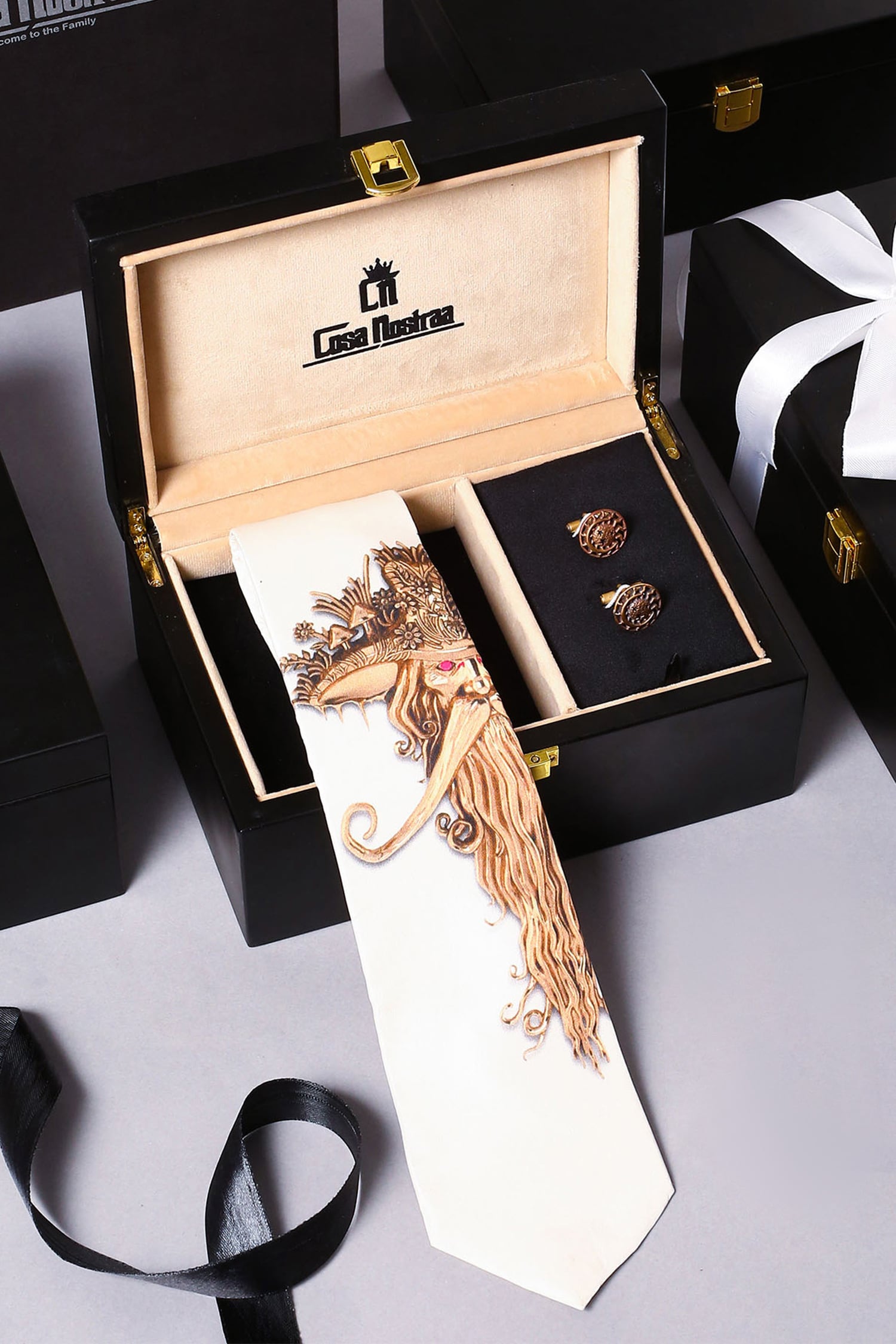 Cosa Nostraa Gold The Admirer Couture Box