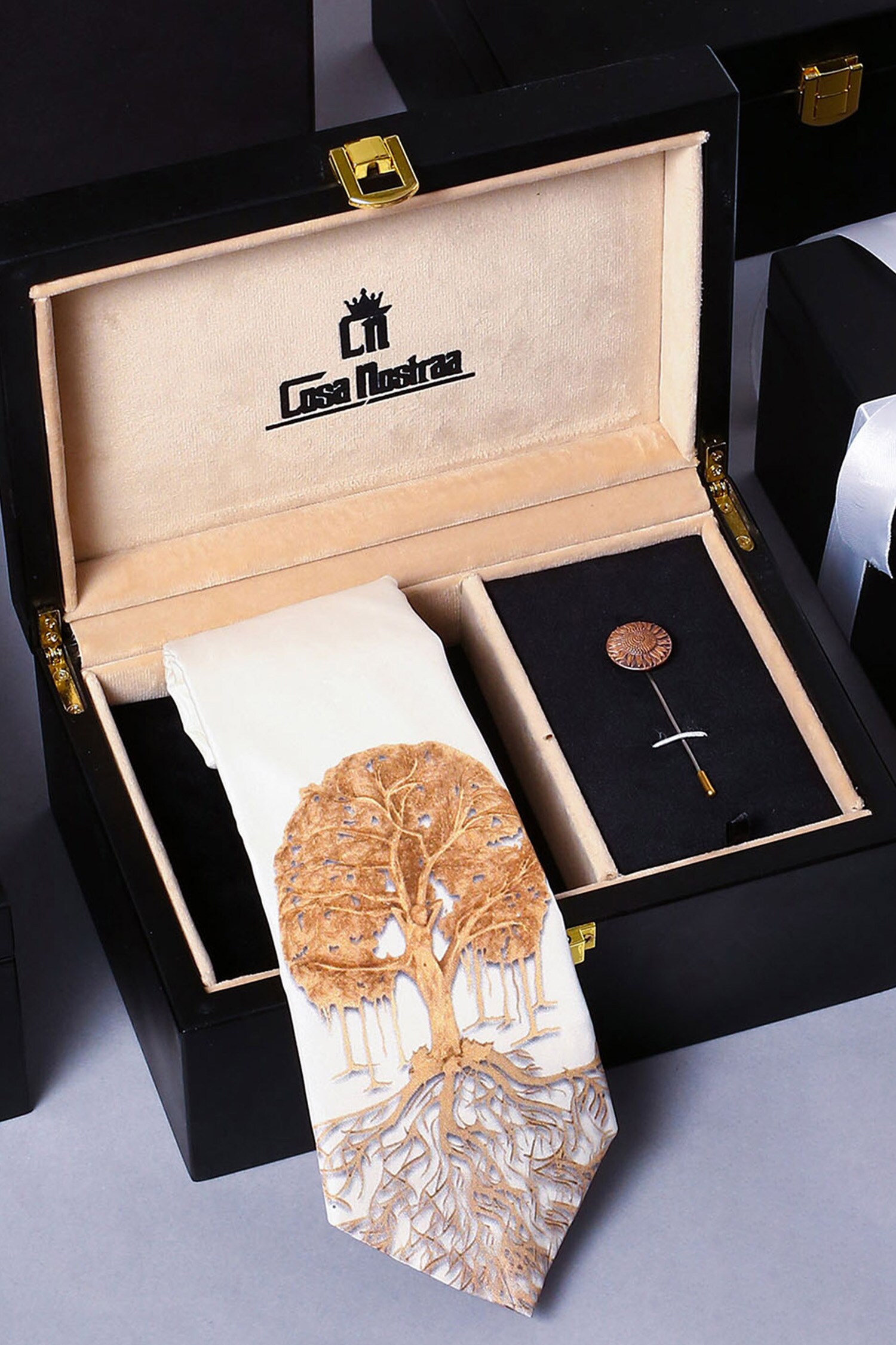 Cosa Nostraa Gold The Treasure Couture Box
