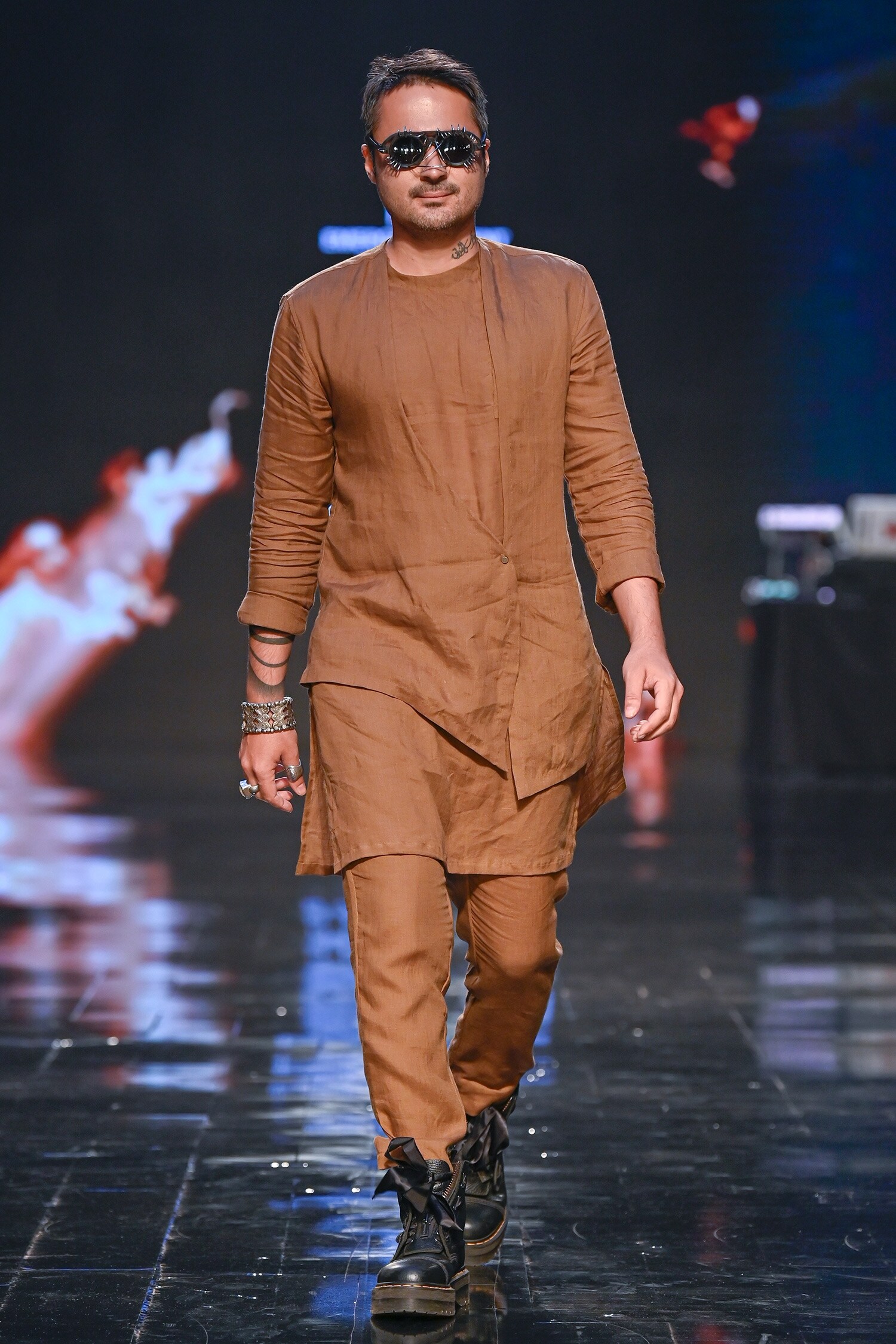 Son of A Noble Snob Gold Durg Linen Kurta Pant Set