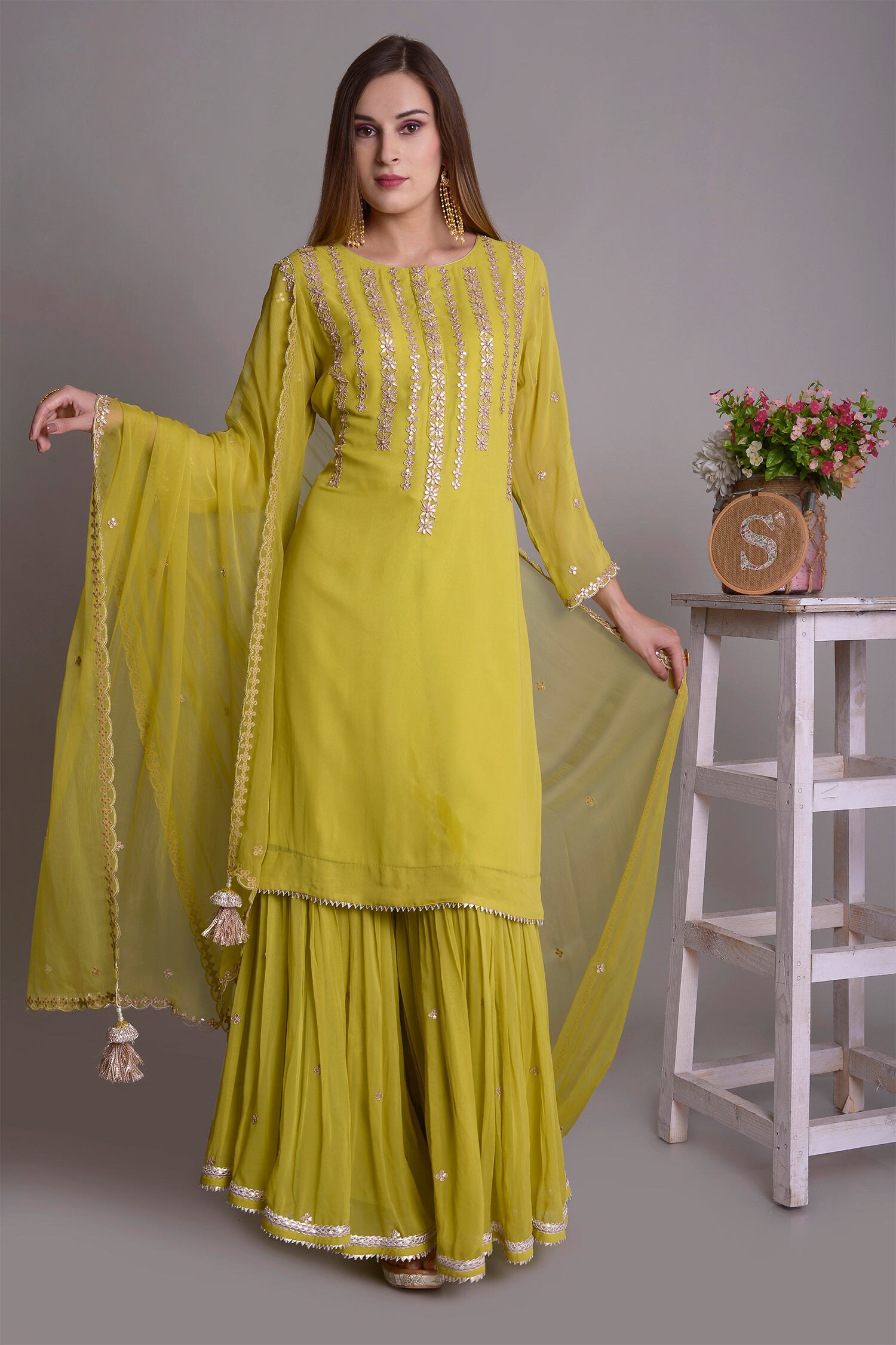 Buy Surabhi Arya Green Hand Embroidered Kurta Set Online