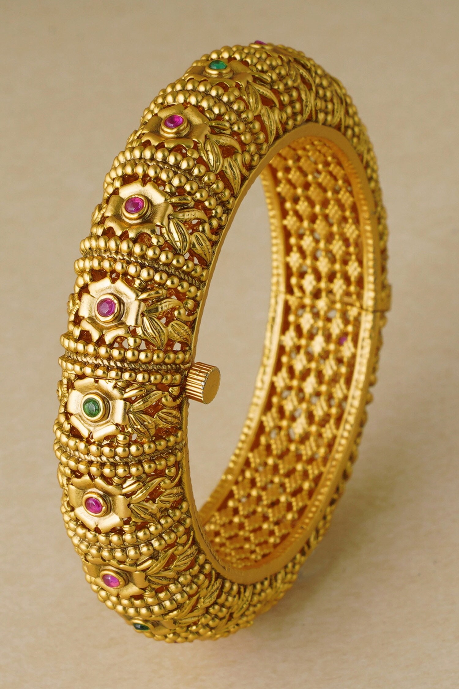 Smars Jewelry Floral Motif Bangle