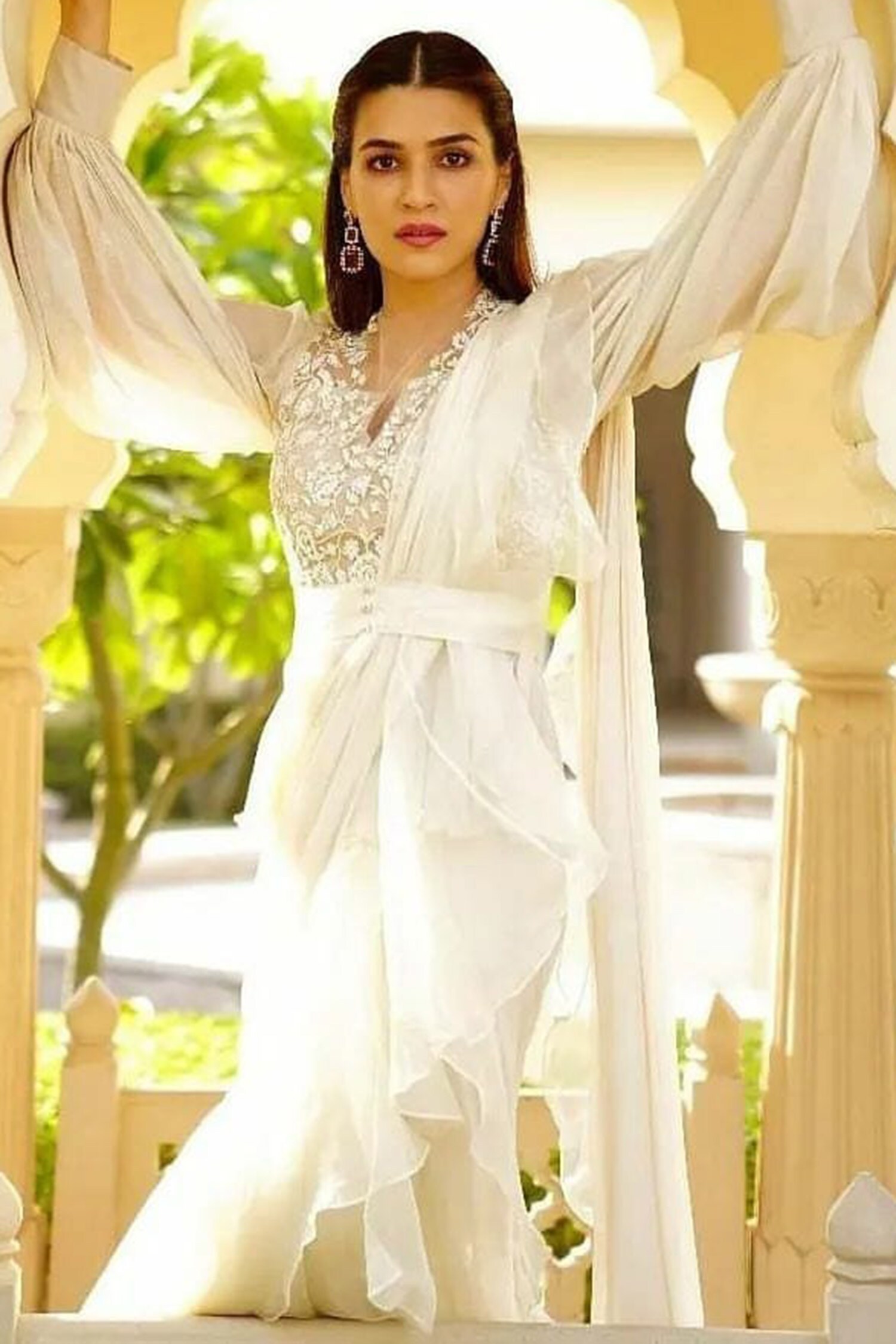 Ridhi Mehra White Net Pre-draped Saree With Blouse