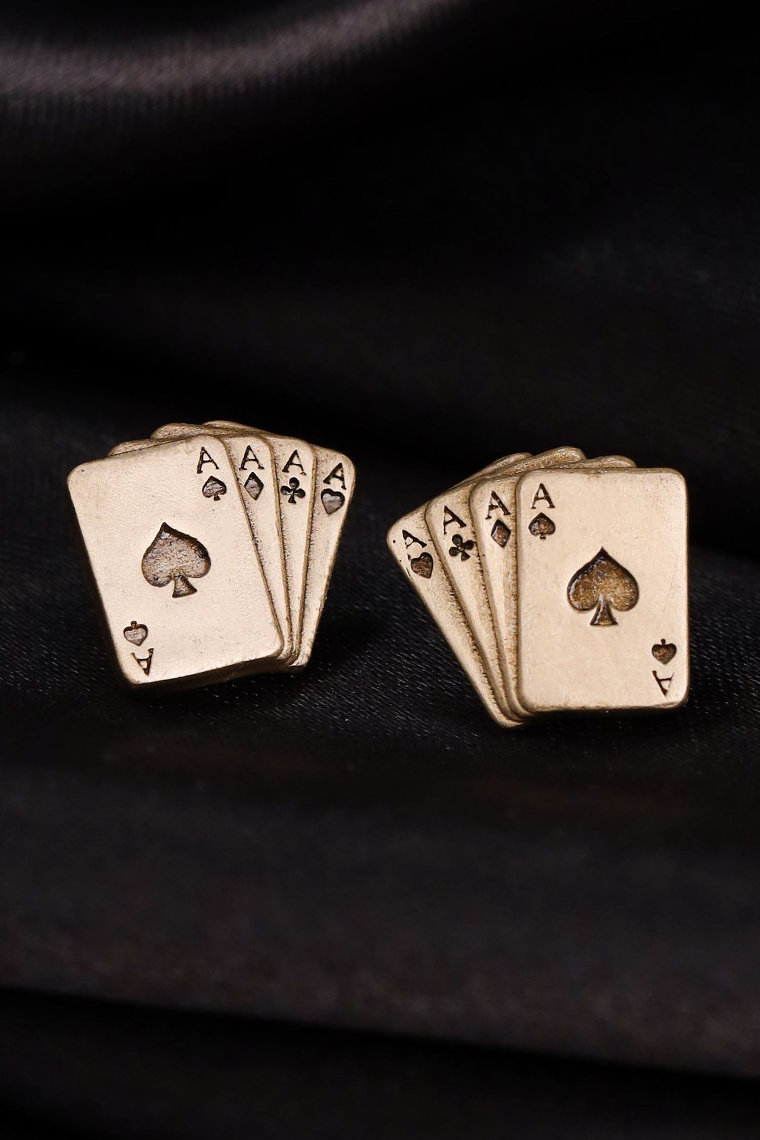 Cosa Nostraa Gold Aces Rule Collar Tips