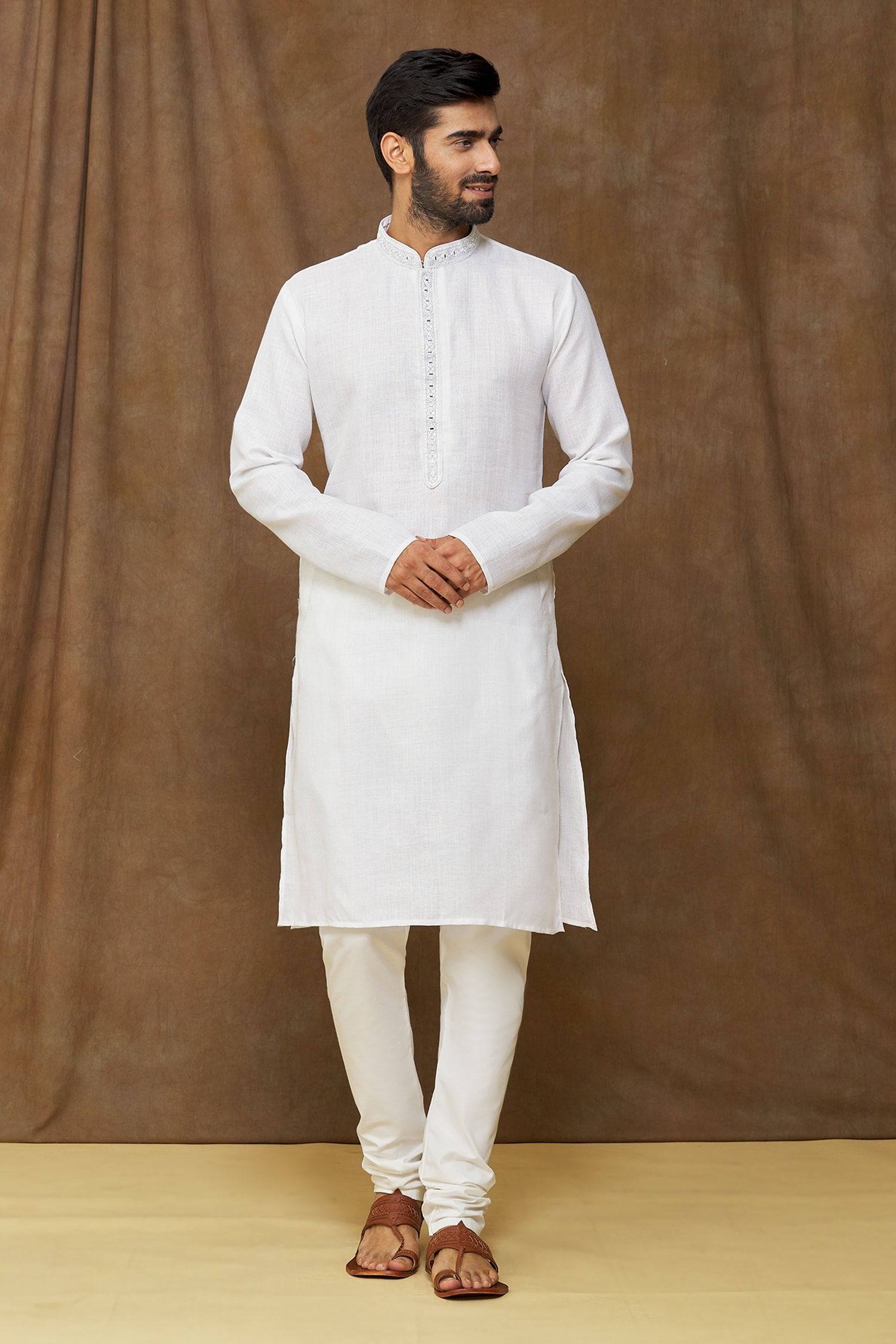 Samyukta Singhania Off White Kurta: Linen Cotton Plain Mandarin Collar Set For Men