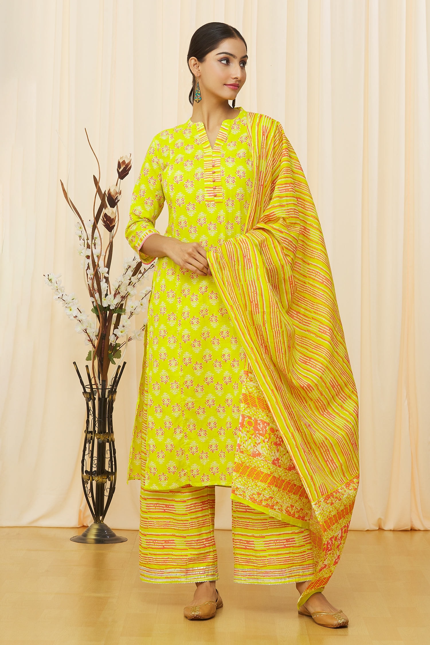 Buy Yellow Pure Cotton Floral Notched Kurta Set For Women by Khwaab by ...