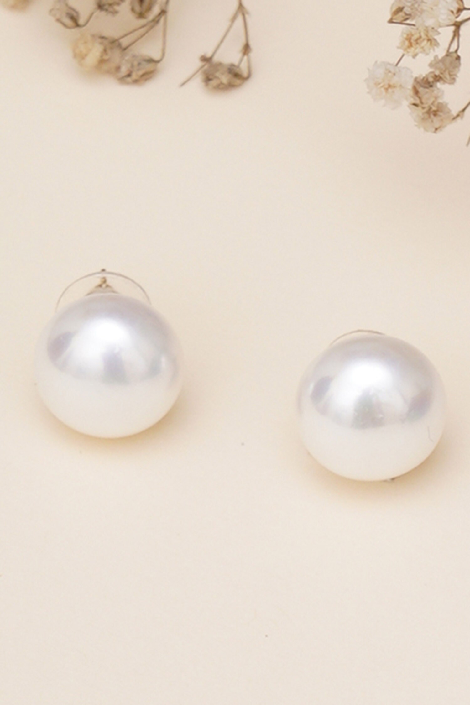 Oversized Pearl Stud Earrings 25 mm Dark Grey – House of Armilla