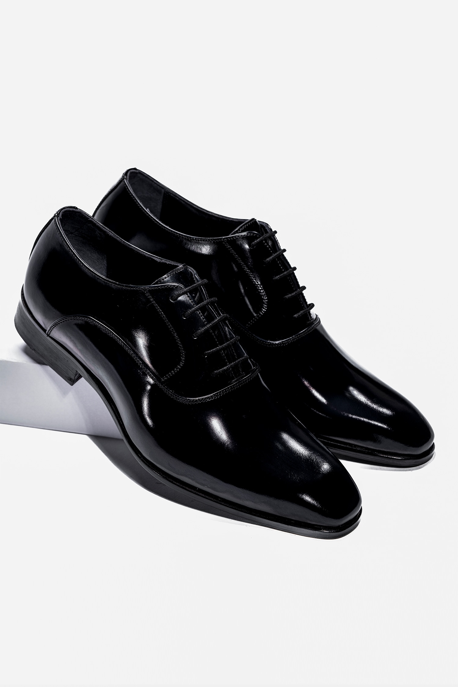 Buy Black Plain Toe Oxford Shoes For Men by Amrit Dawani Online at Aza ...