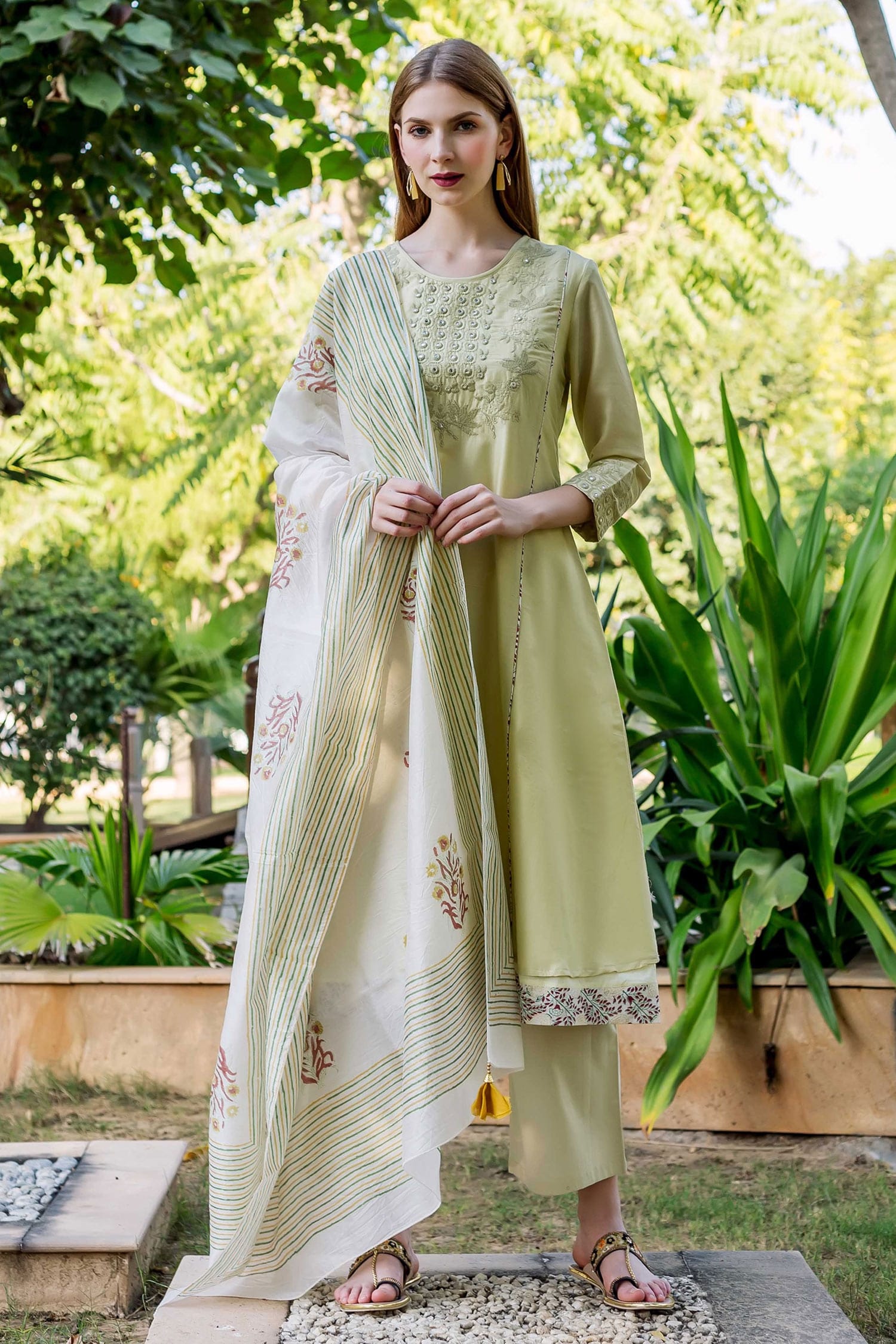 Buy Missprint Green Chanderi Thread Embroidered Kurta Set Online Aza