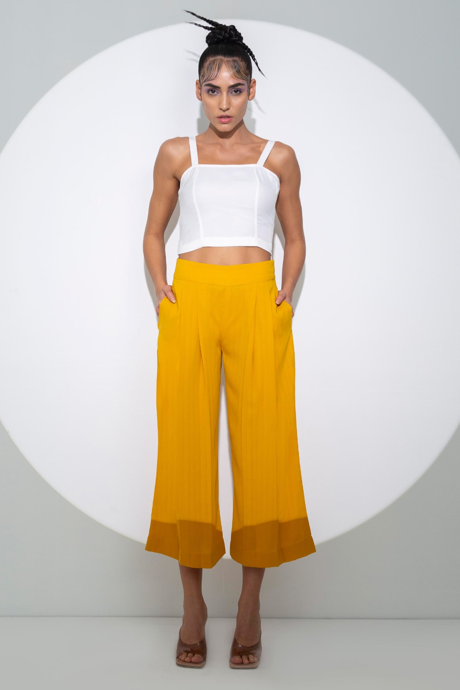 Tory Burch Highwaisted Flared Pants in Crepe Effect with Doublepleat  women  Glamood Outlet