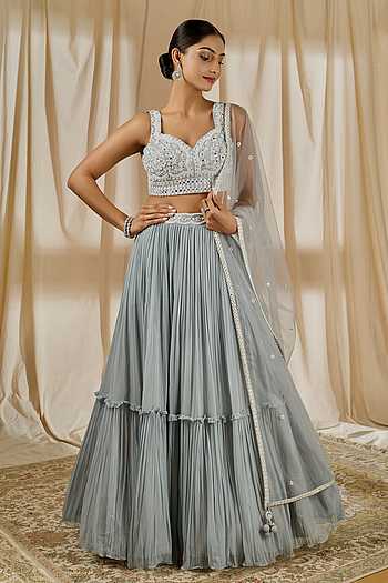 Oeshi Lehenga Set