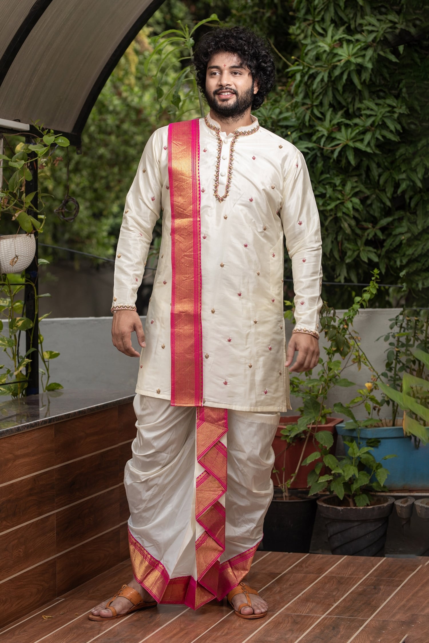 Hilo Design White Pattu Embroidered Zardozi And Kadhua Work Kurta Dhoti Pant Set For Men