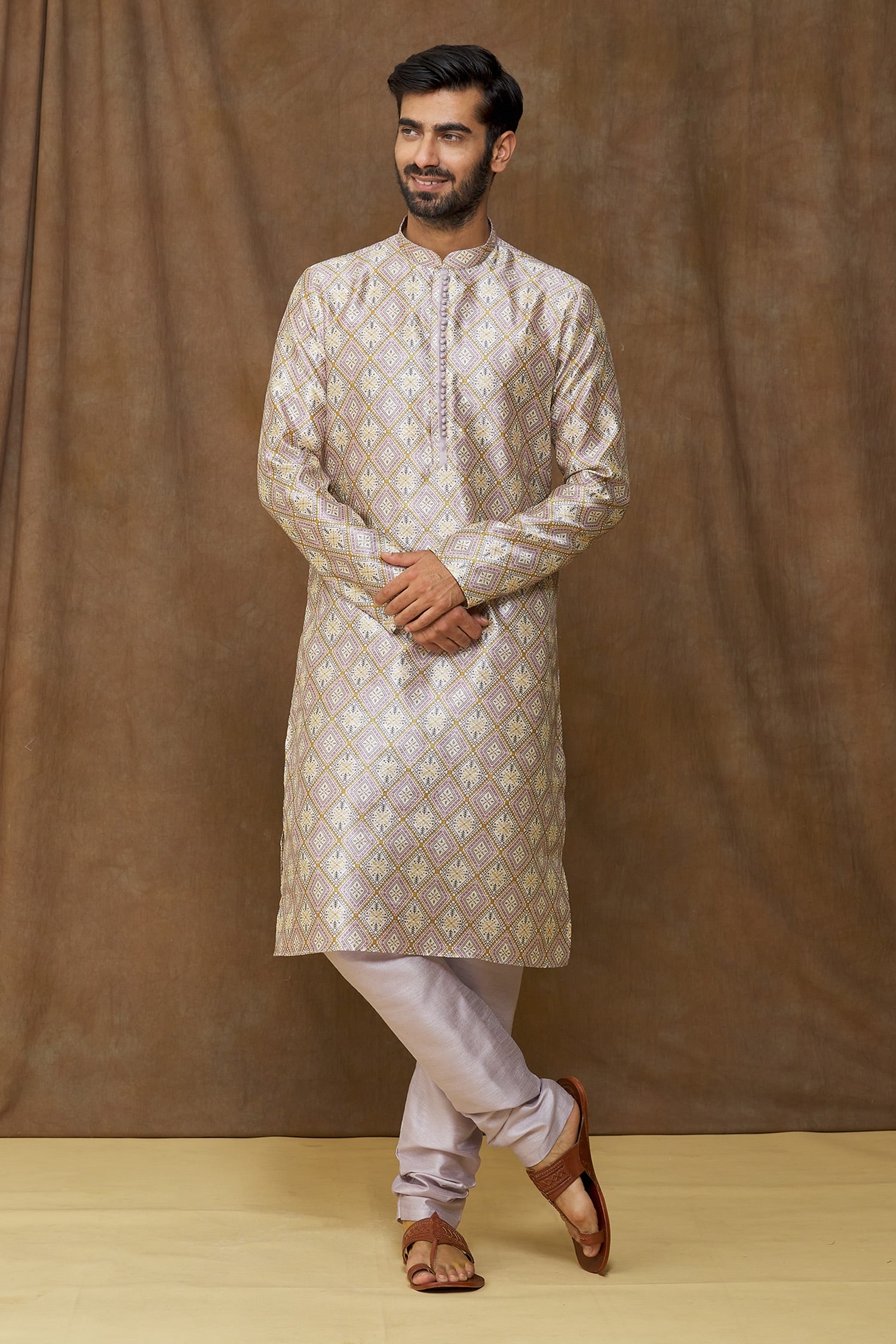 Samyukta Singhania Cream Kurta: Jacquard Banarasi Silk Geometric Pattern Set For Men