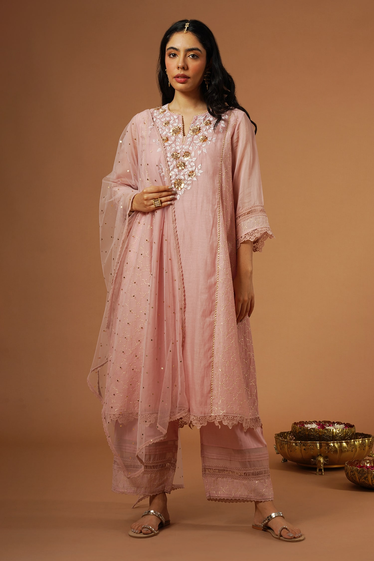 OMI - Pink Silk Chanderi Embroidered Floral Notched Thread Hand Kurta Set  For Women