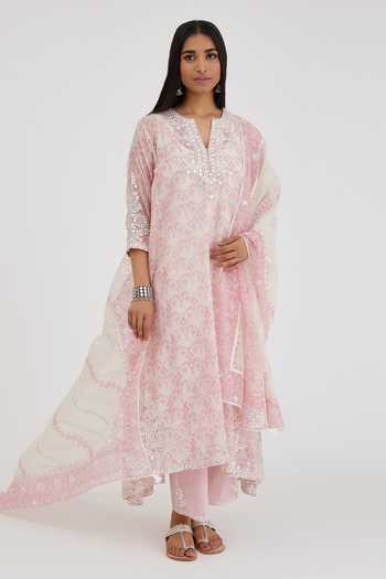Cream Multi Printed Kurta Set With Pants & Solid Pink Dupatta main image 0