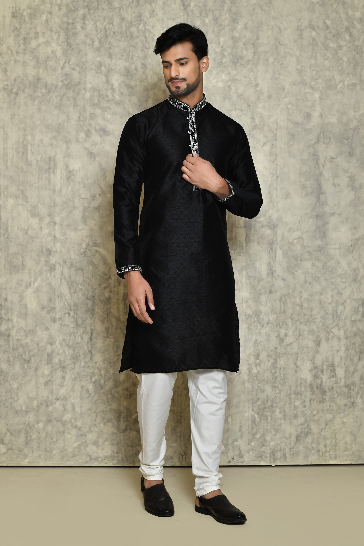 Buy Black Kurta Geometric Embroidered Collar Set For Men by Naintara ...