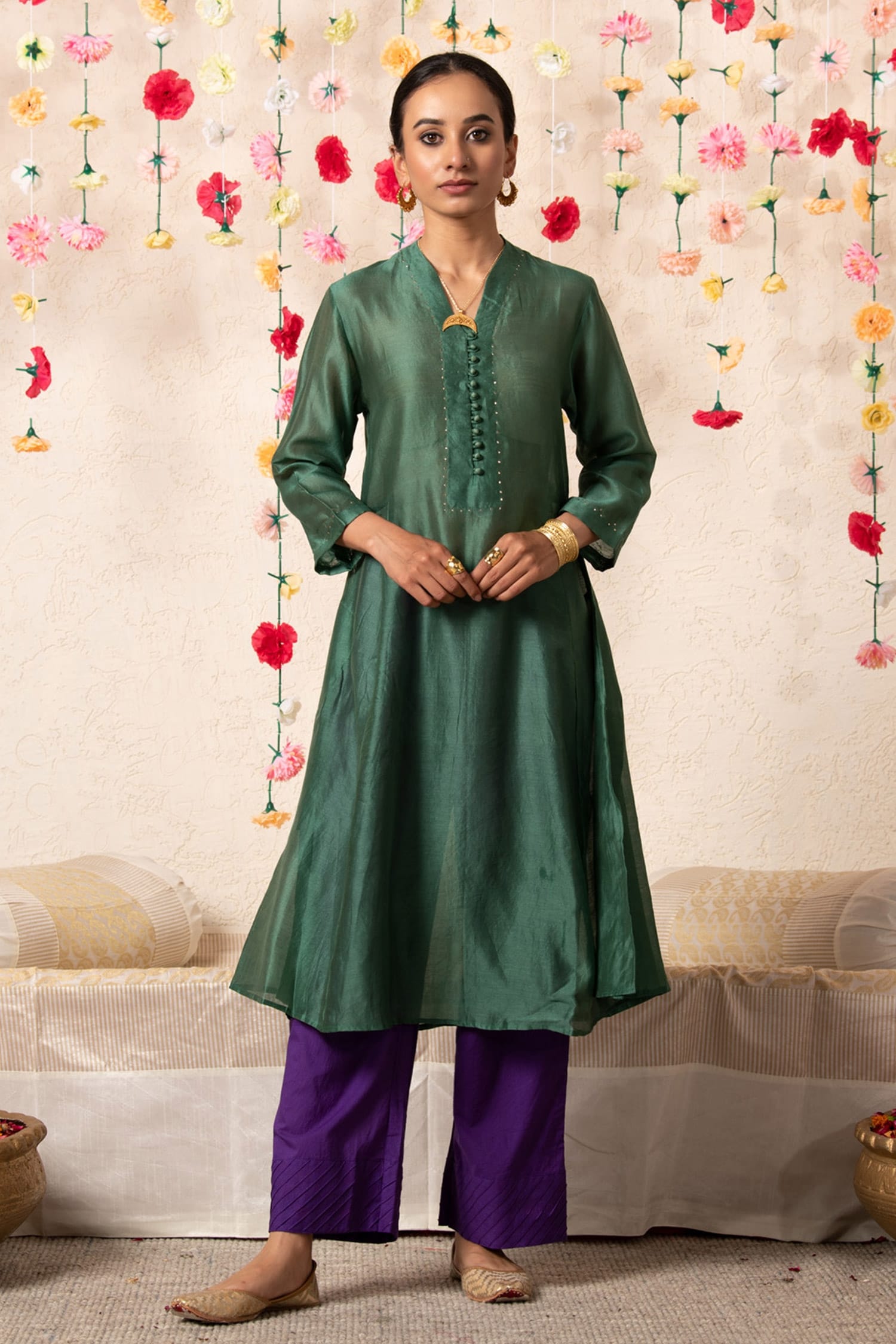 Marche Emerald Green Kurta : Chanderi V Neck A-line And Pant Set For Women