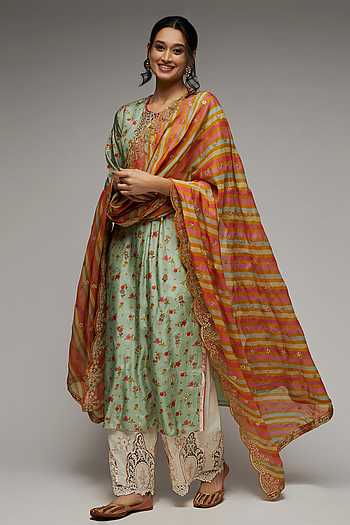 Peach Color Polka Dots Printed Boat Neck With Side Keyhole  3/4Th Sleeve Kurta And Solid Cigratee Pants.