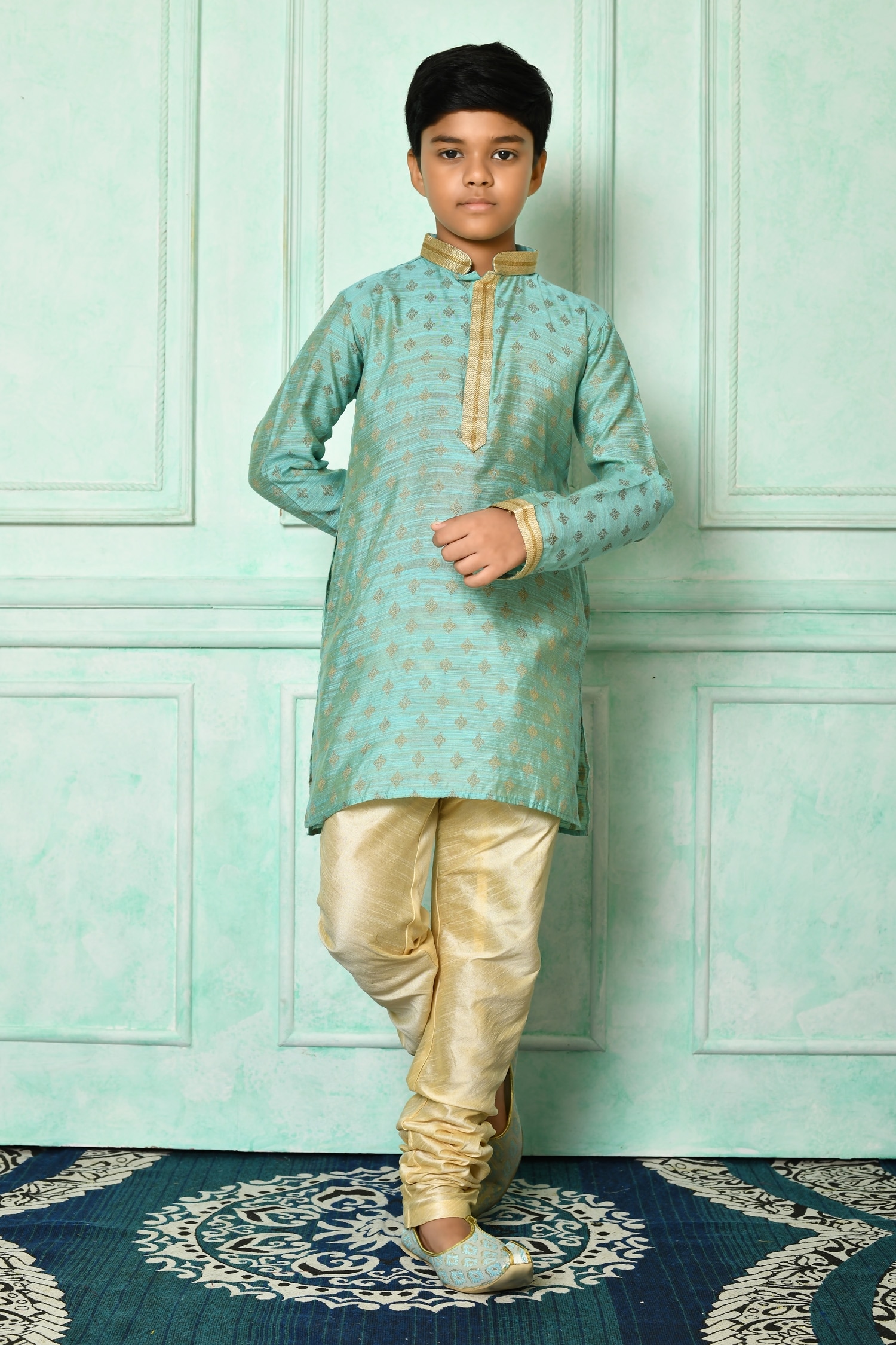 Geometric Embroidered Straight Kurta Set 