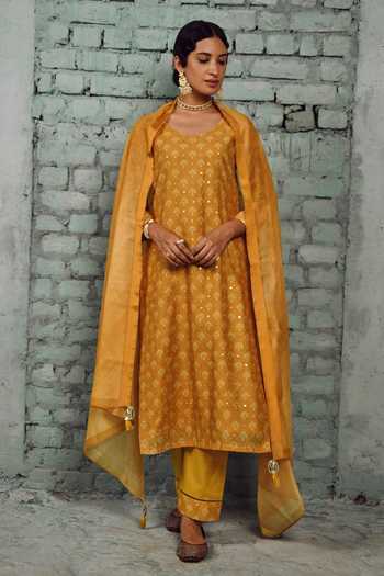 Women Yellow Chanderi Mirror Embroidered Kurta with pant & Embroidered Organza Dupatta