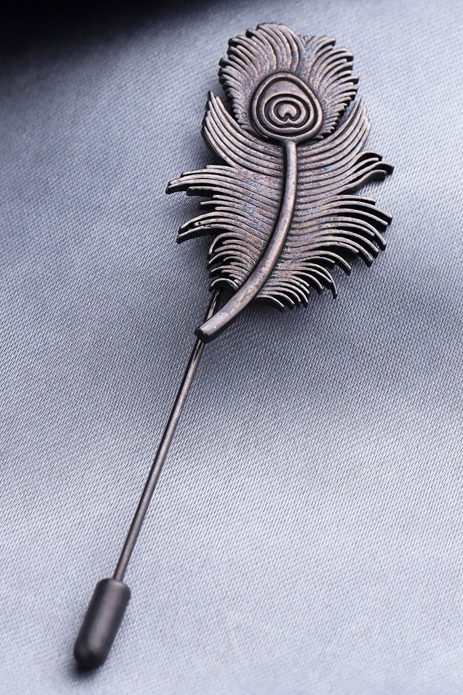 Cosa Nostraa Black Peacock Grace Brass Lapel Pin