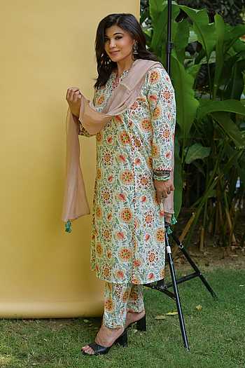 buy-pants-and-pajamas-beige-cotton-moana-block-print-kurta-set-online