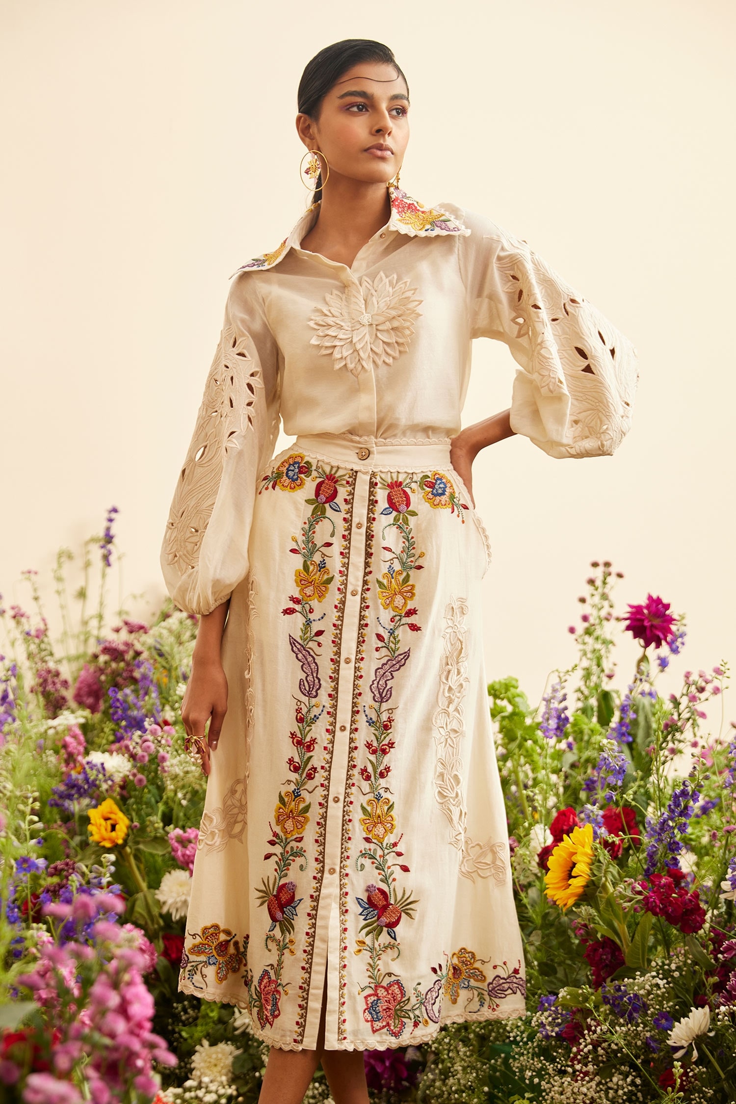 Ameri NORA FLOWER EMBROIDERY SKIRT