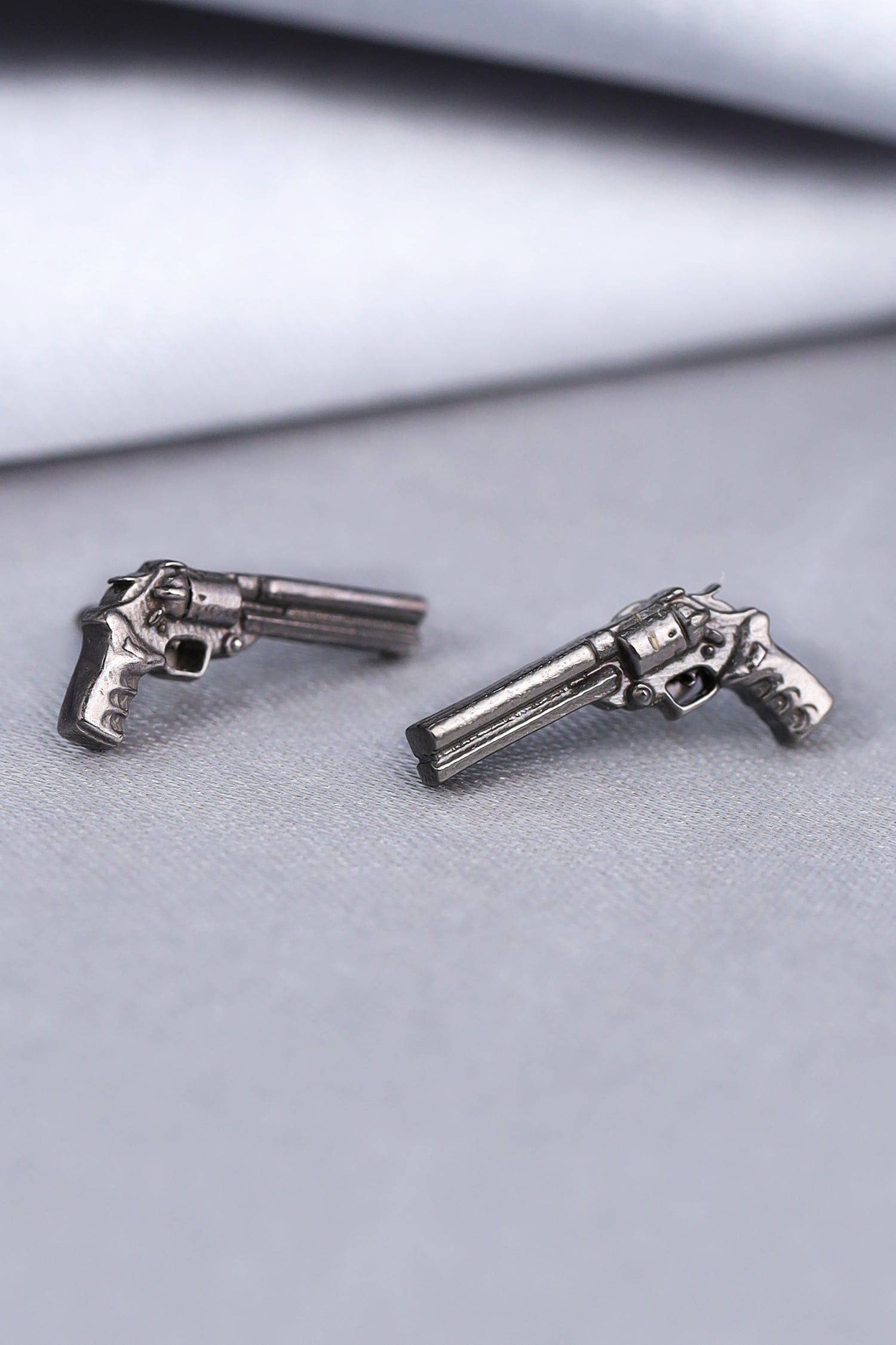 Cosa Nostraa Black Power Gun Carved Collar Tips
