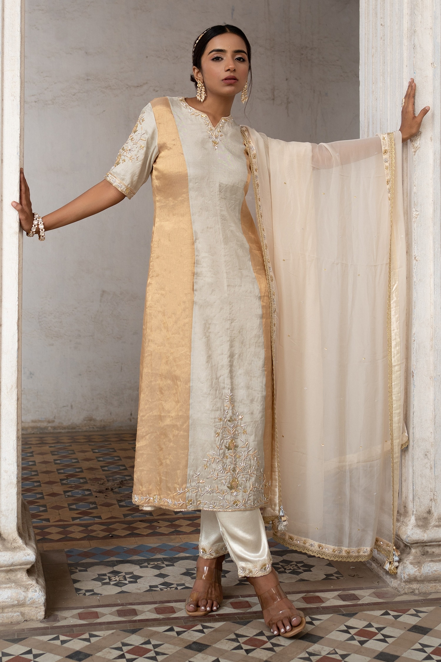 Sheela Suthar Silver Tissue Embroidery Stripe Notched Pattern Kurta Pant Set For Women