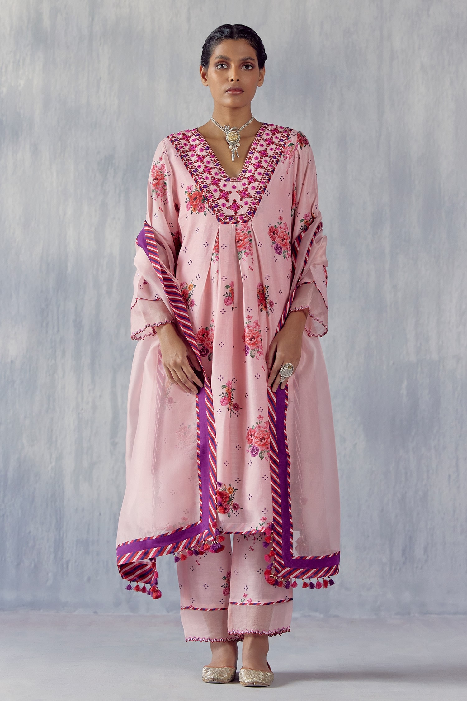 Buy Amisha Kothari Peach Cotton Silk Madhu Floral Print Co-ord Set ...