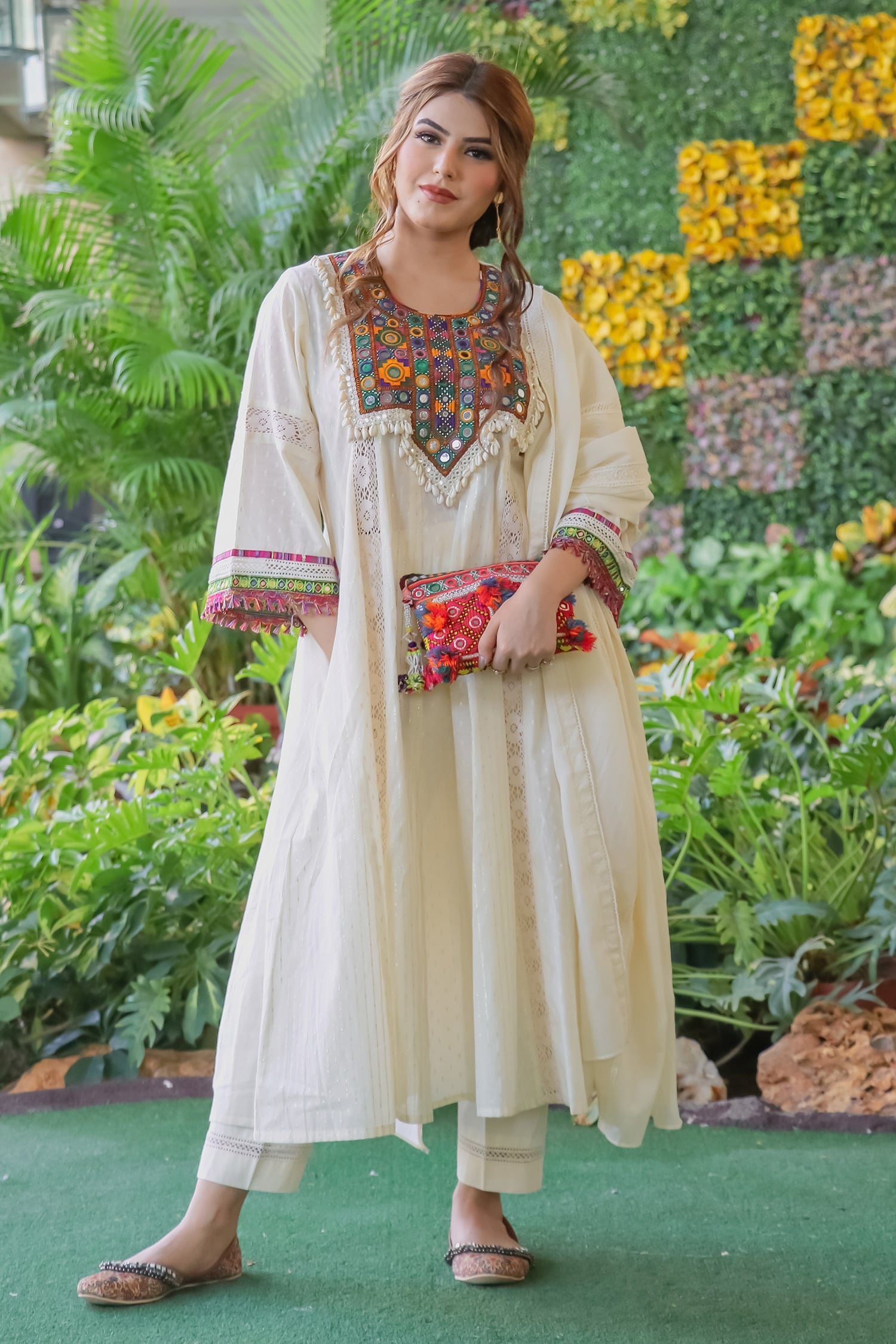 Buy White Cotton Embroidered Round Kurta Set For Women By Ekavira