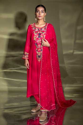 Women Fuchsia Velvet Embroidered Short Kurta With Palazzo Pants main image 0