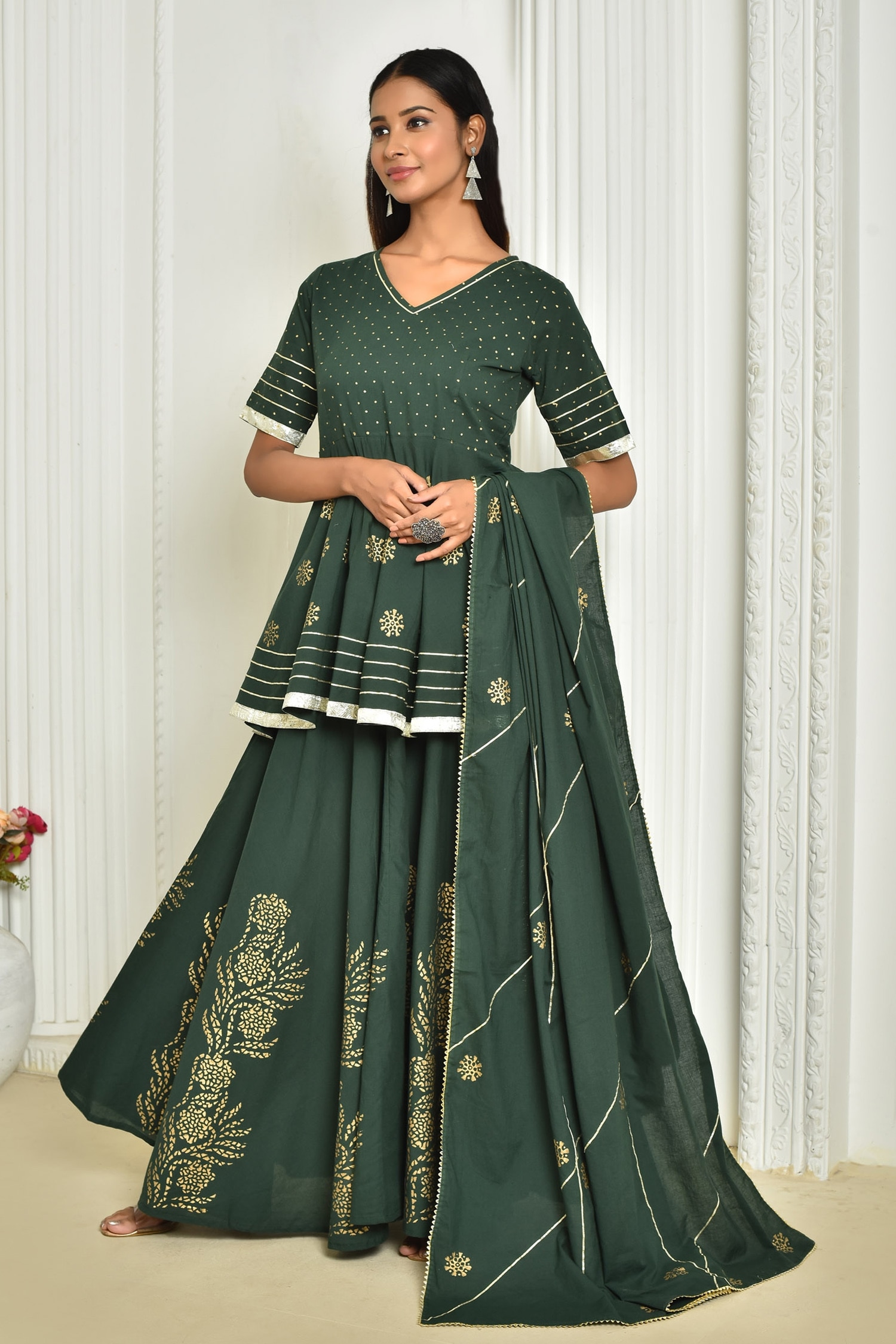 Buy Samyukta Singhania Green Cotton Floral Hand Block Print Kurta ...