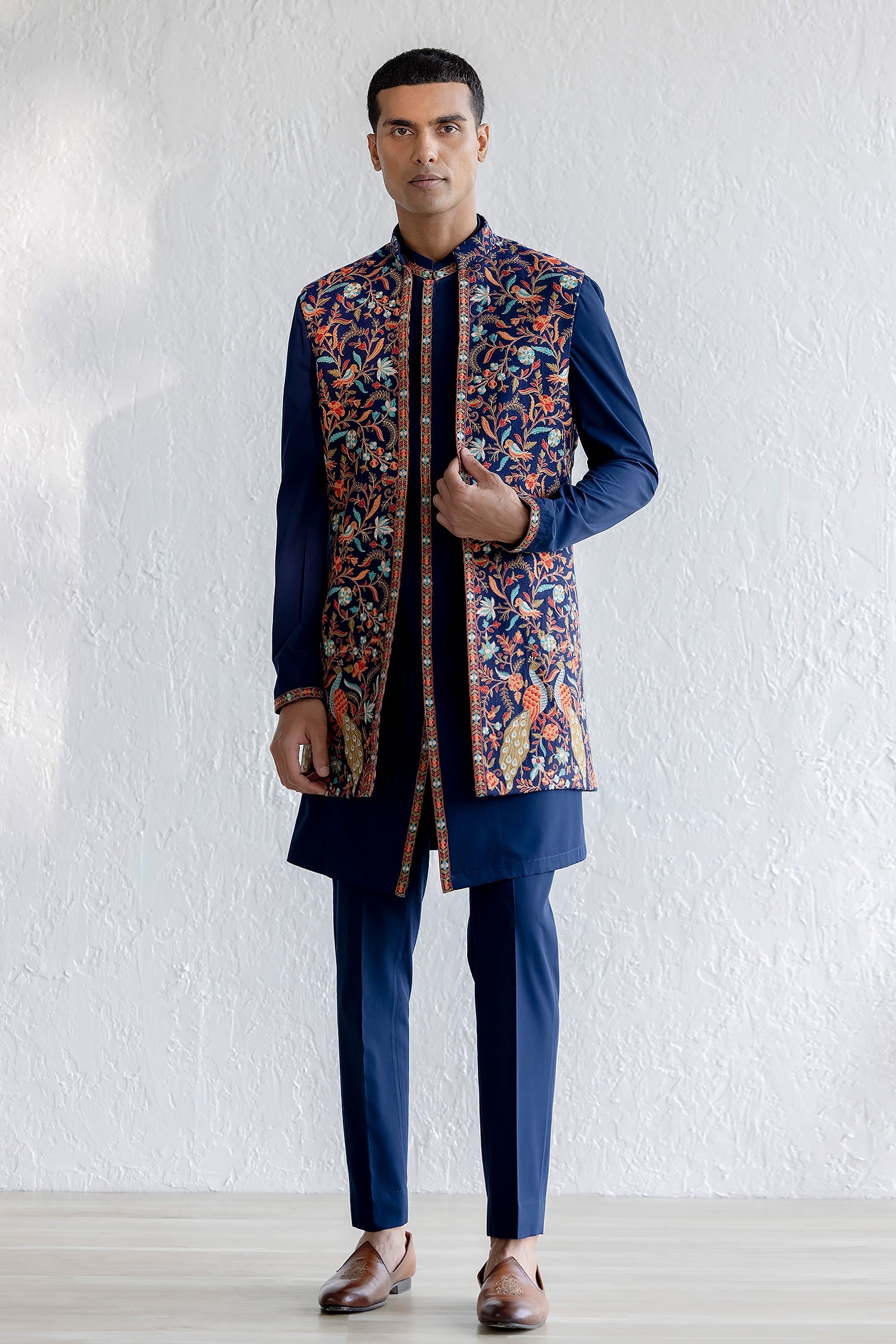 Kashmiri Floral Embroidery Party Wear Coat, Size: Medium at Rs 4200/piece  in Srinagar