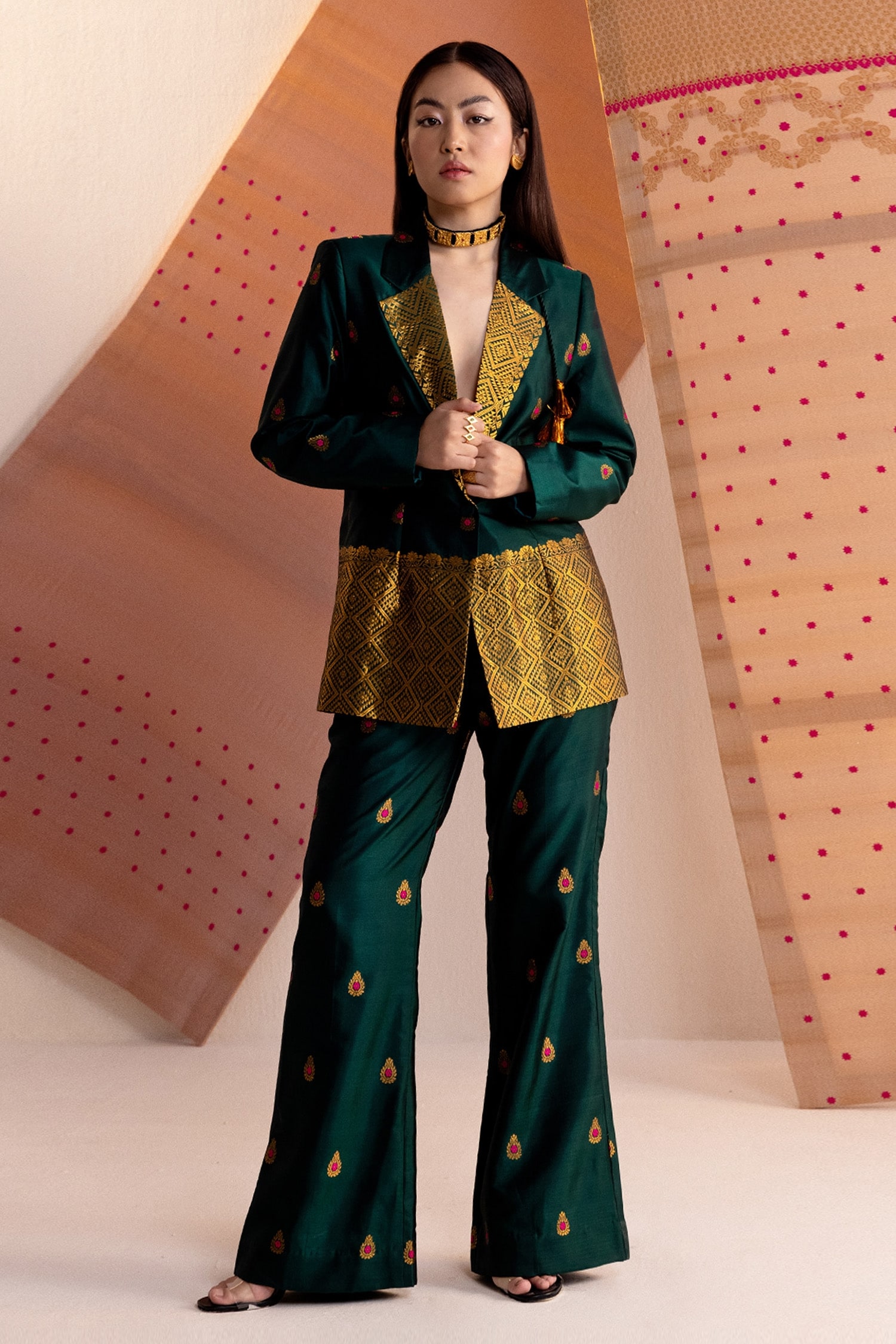 buy-pink-mulberry-silk-embroidered-zari-notched-border-coat-and-pant