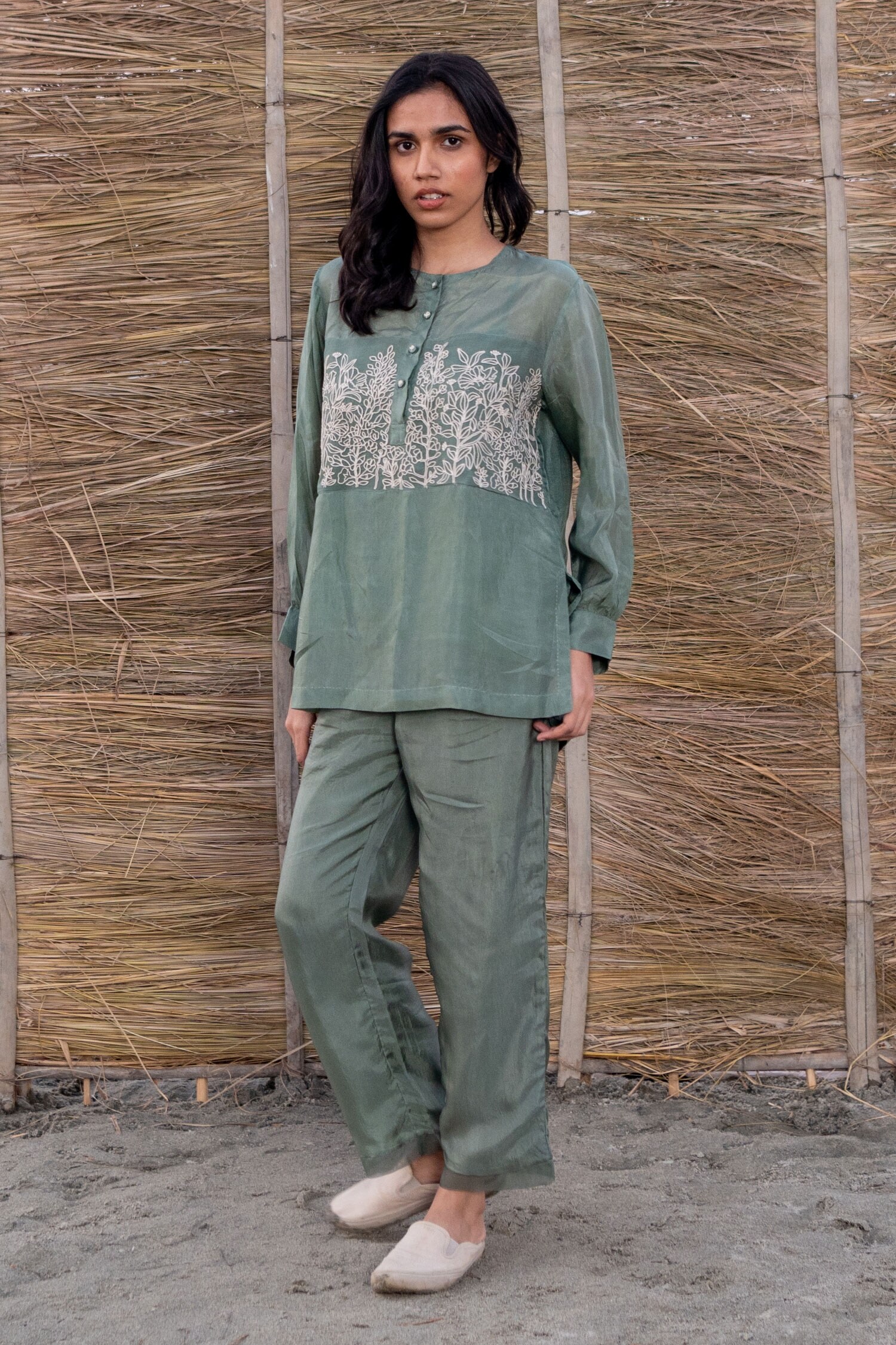 Buy Green Viscose Tabby With Silk Organza Embroidered Floral Round ...