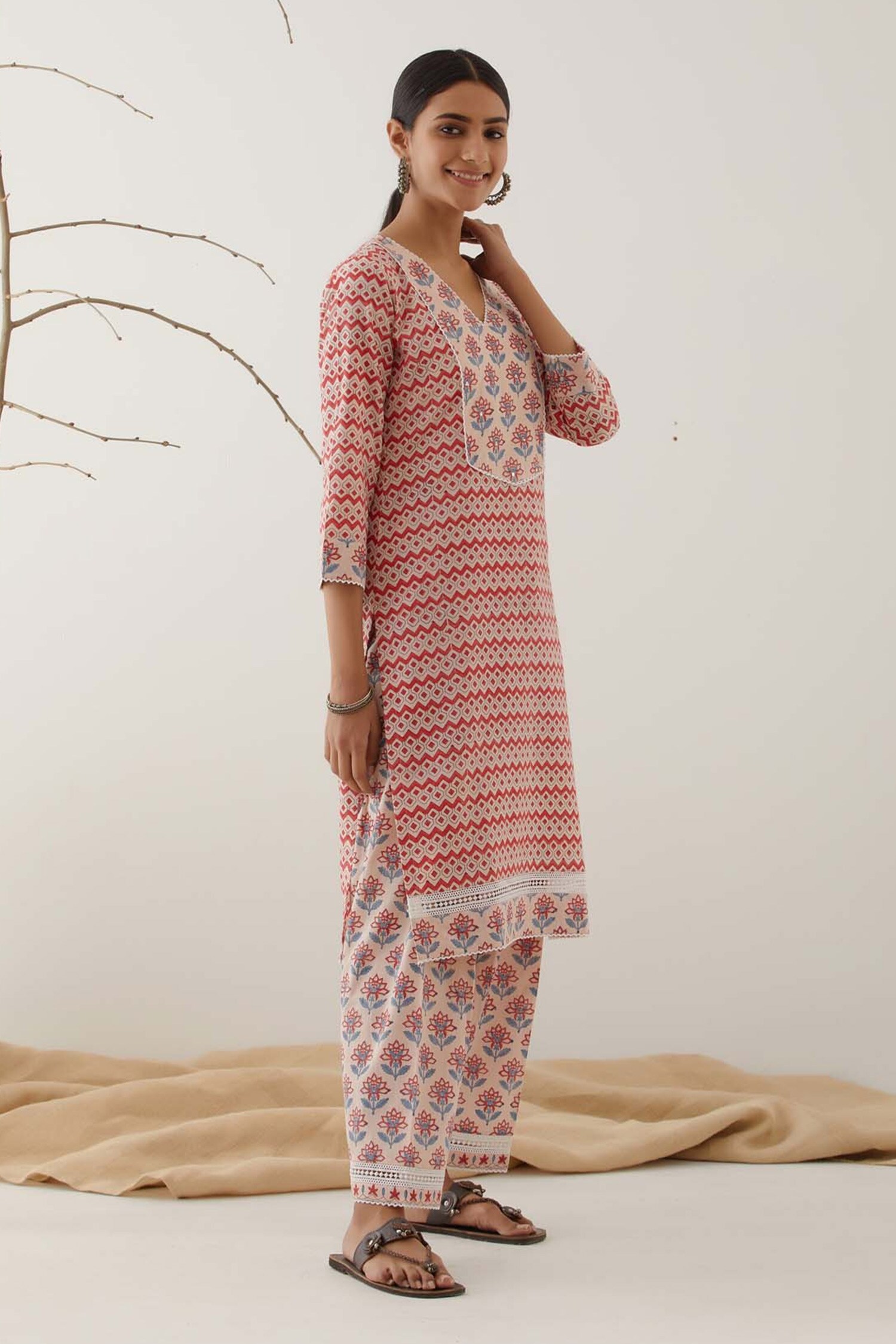 geometric print straight kurta set