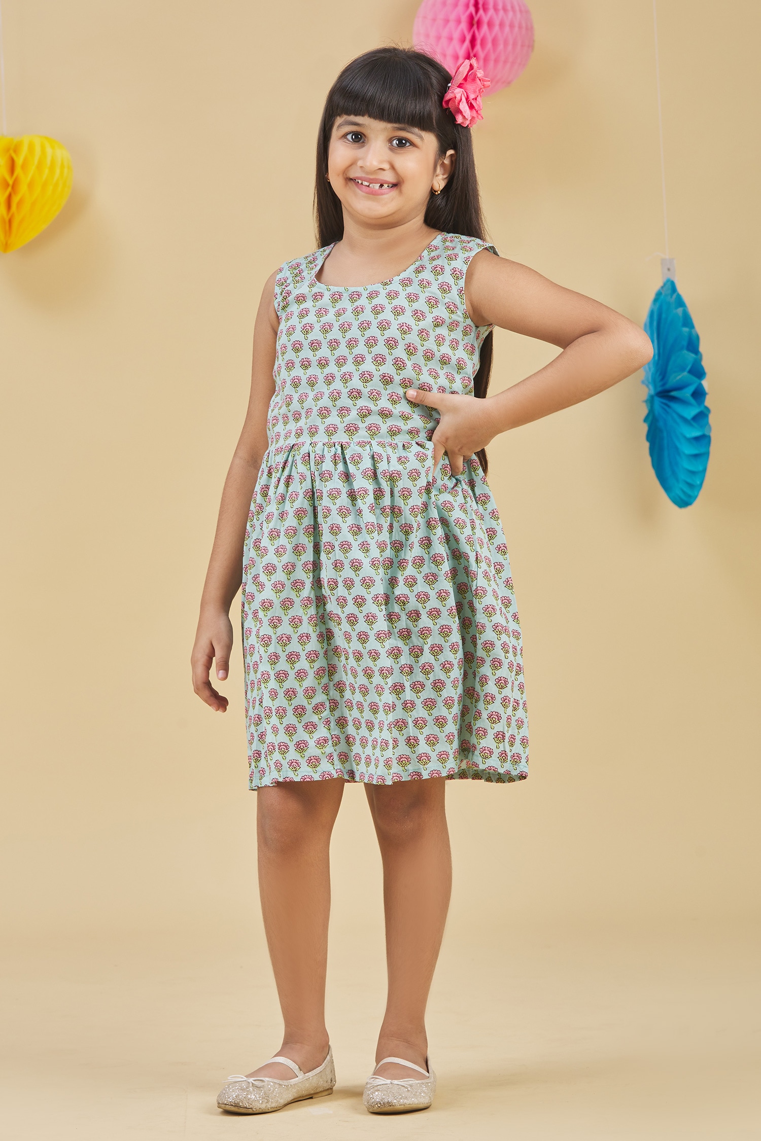 SBYOJLPB Children Dress Girl No Sleeve Princess Dress Snowflake Pattern  Printed Net Yarn Long Dress Canonicals Reduced Price White 9-10 Years -  Walmart.com