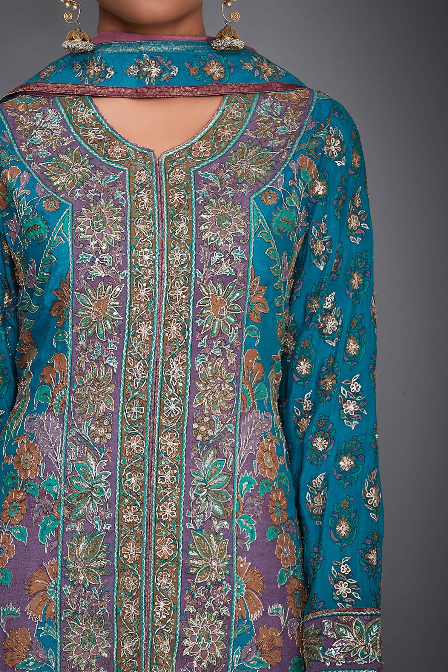 Buy Embroidered Kurta Set by RI.Ritu Kumar at Aza Fashions