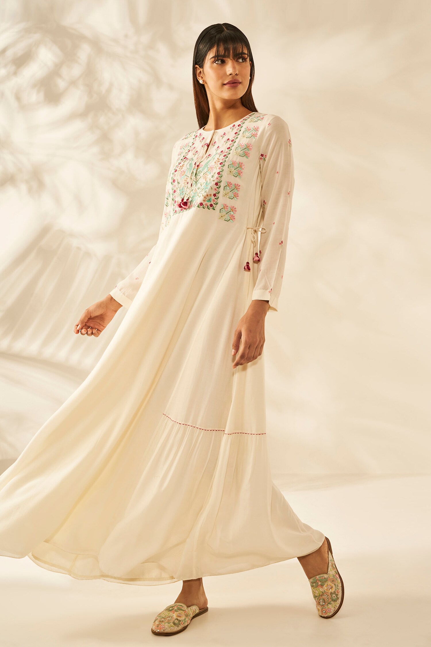 Buy Anita Dongre Ilfa Kaftan Online | Aza Fashions