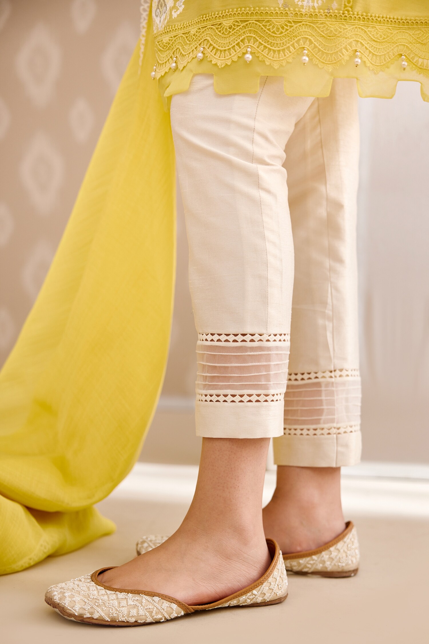 ladies pant design 2021, latest trouser design 2021, capri pant design