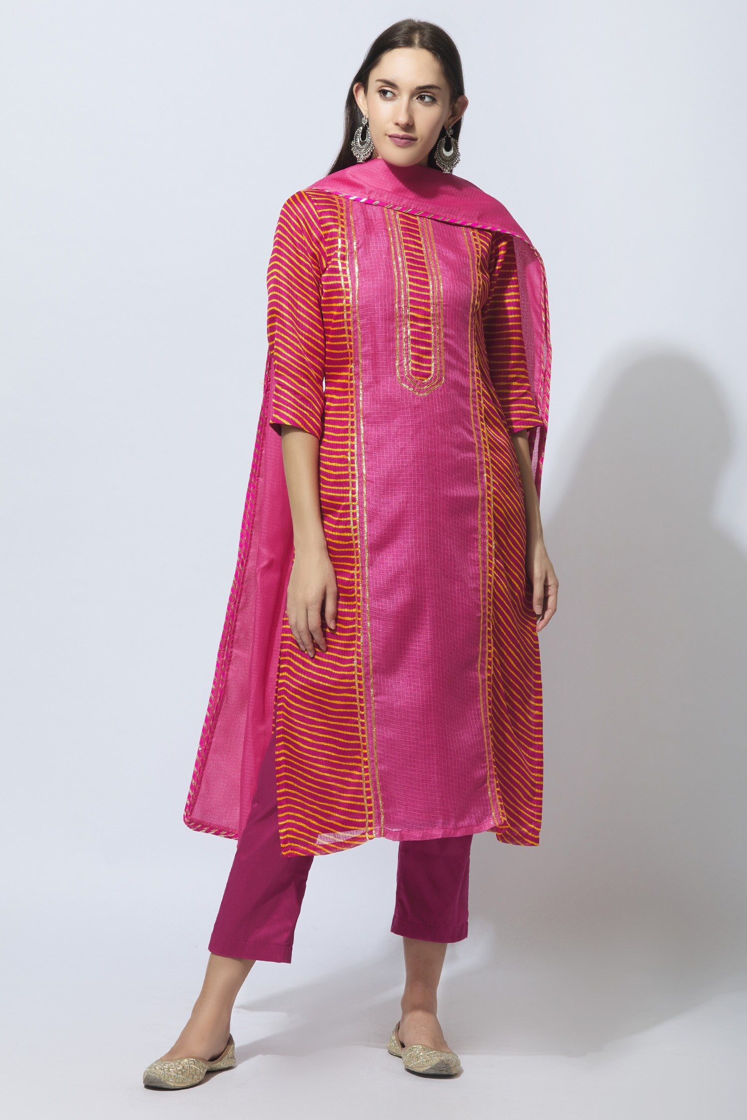 saaki kurta set