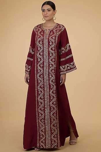 Women Thread Embroidered Nida Kaftan Maroon
